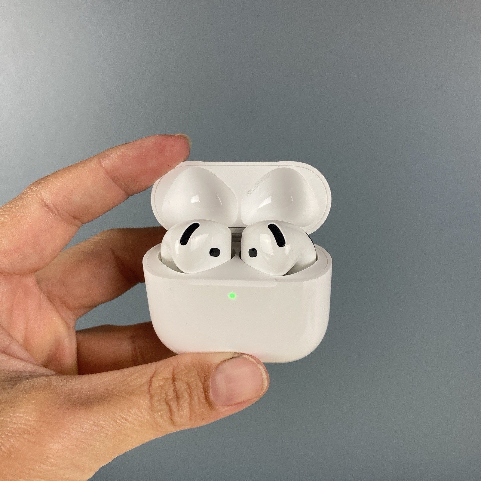 AiRPODS 4 (ANC) White Bluetooth Wireless In-Ear Earbuds MXP93LL/A