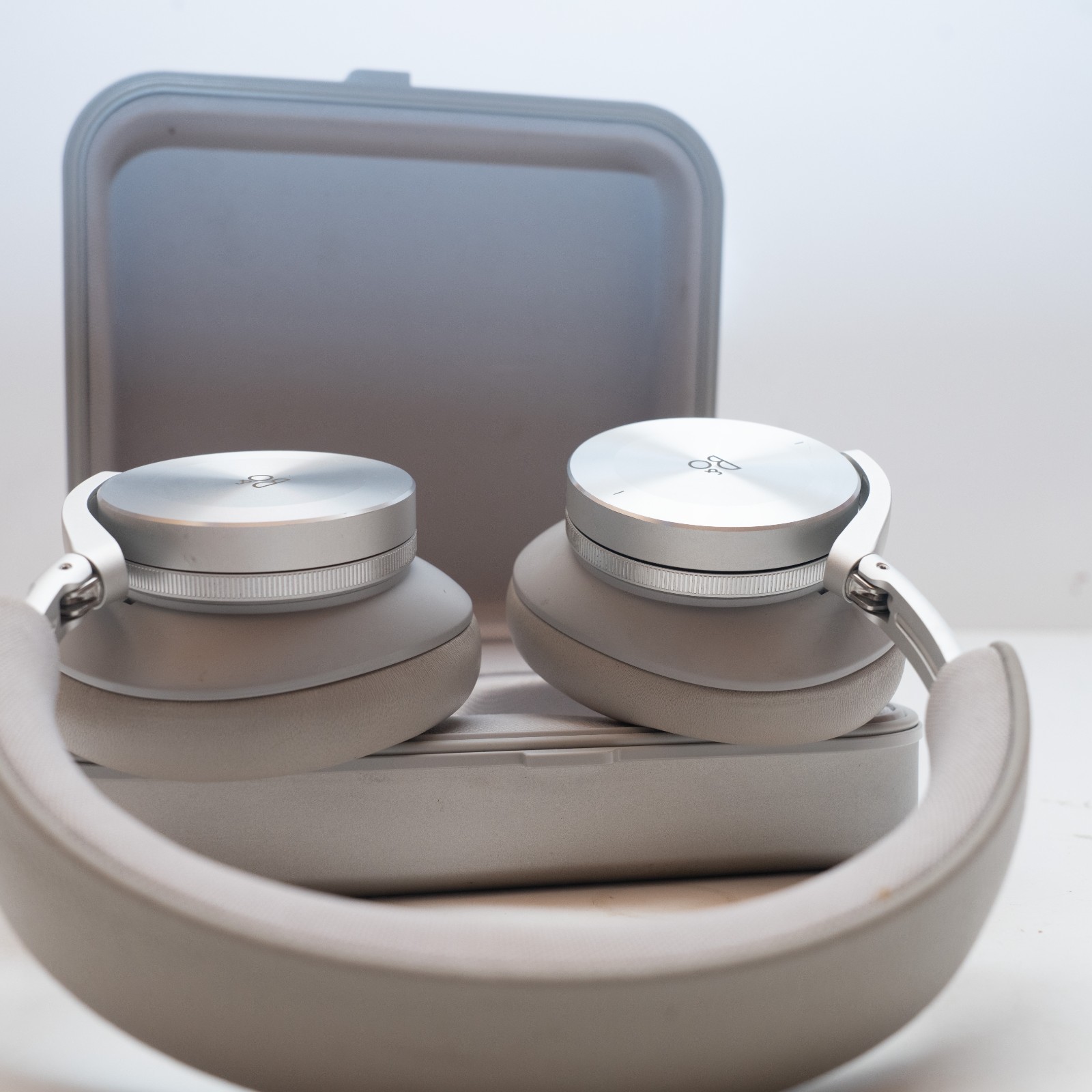 Bang & Olufsen Beoplay H95 Headphones – Silver