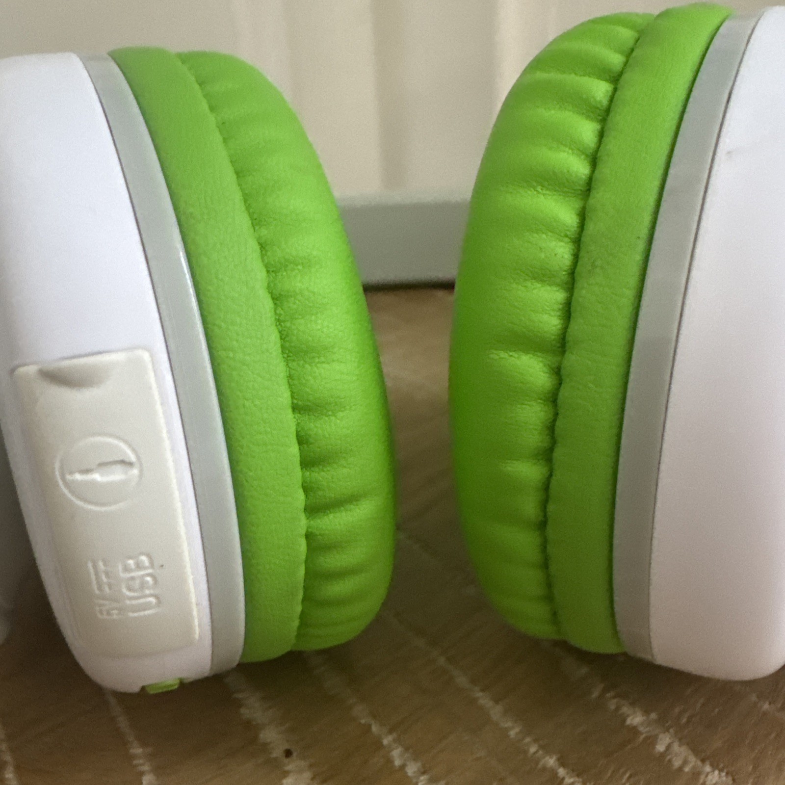 LeapFrog LeapPods Max Wireless Bluetooth Kids Over-Ear Headphones Green/White
