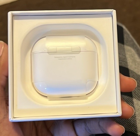 Apple AirPods 4 Active Noise Cancellation Wireless Earbuds White USB-C Case