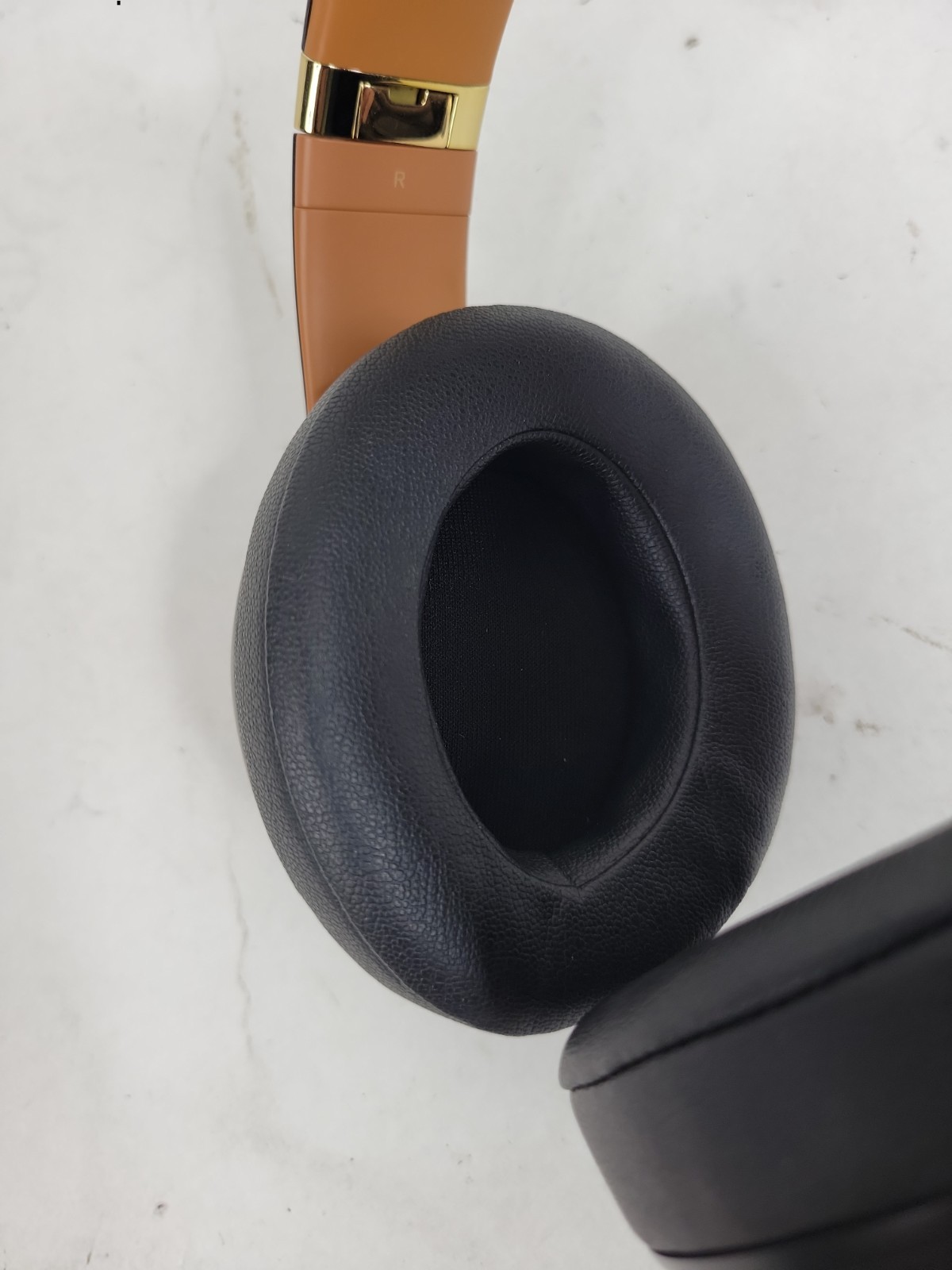 Beats Studio 3 Wireless Headphones – Skyline Collection – Midnight Black