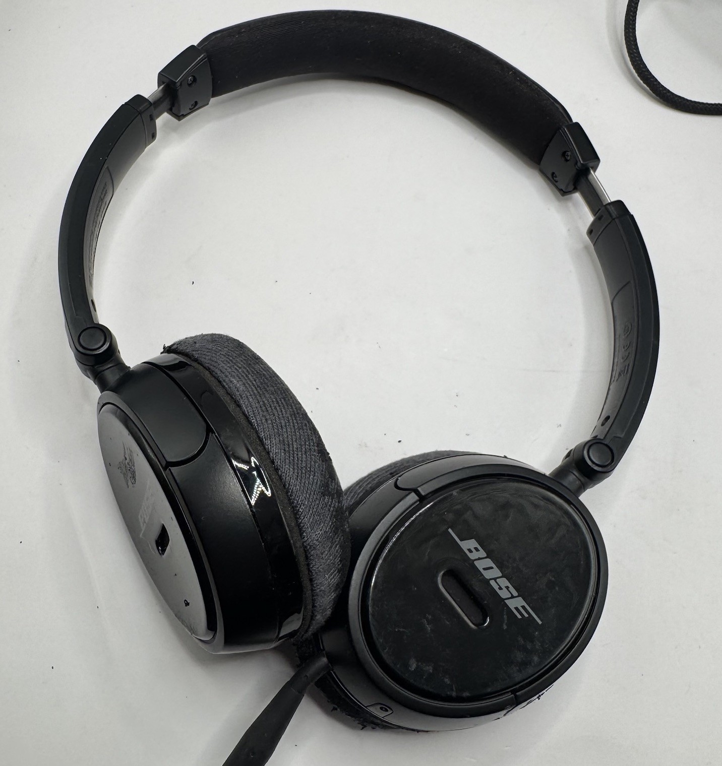 Bose Black On-Ear Wired Foldable Headphones In Black W/ Aux Cord