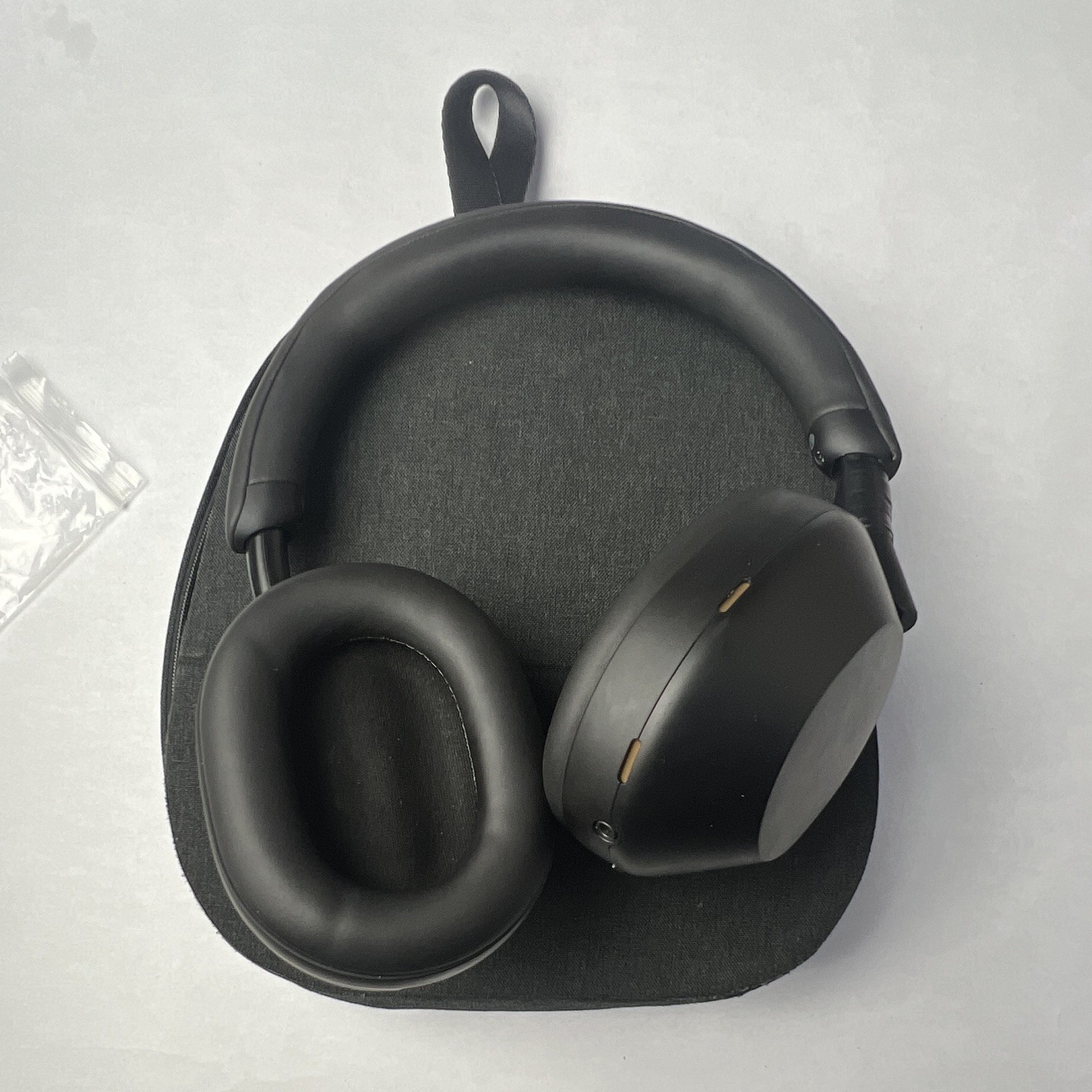 Sony WH-1000XM5 Black Over-Ear Bluetooth Headphones w/ Carrying Case