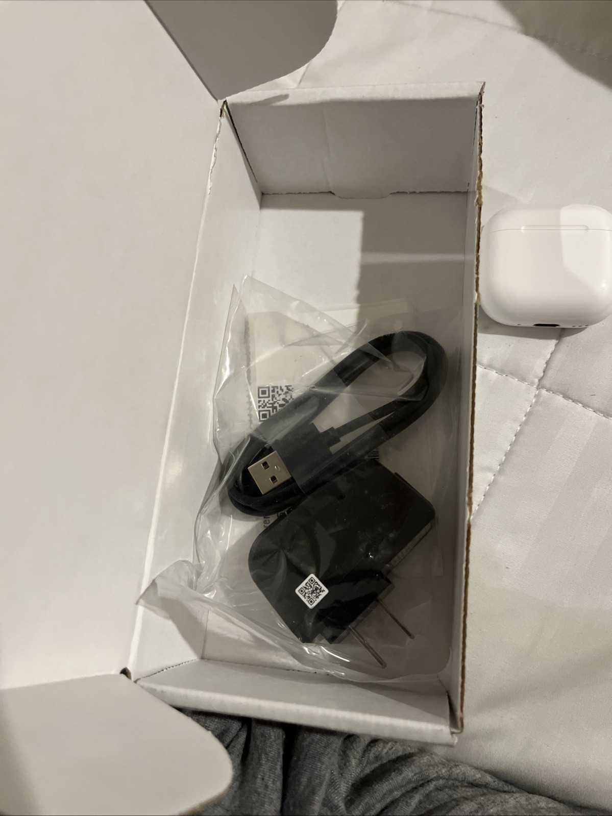 Apple AirPods 4th Gen Complete Set White, A3058/A3059/A3053