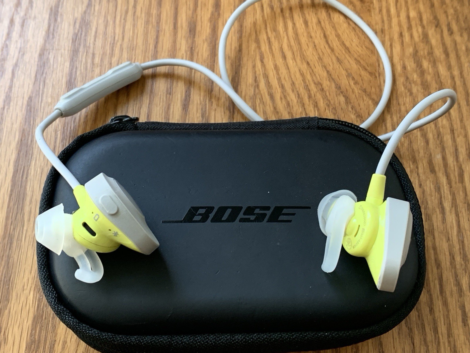 BOSE Sound Sport Wireless Earbuds Earphones & Apple Earpods LOT in Case No Cable