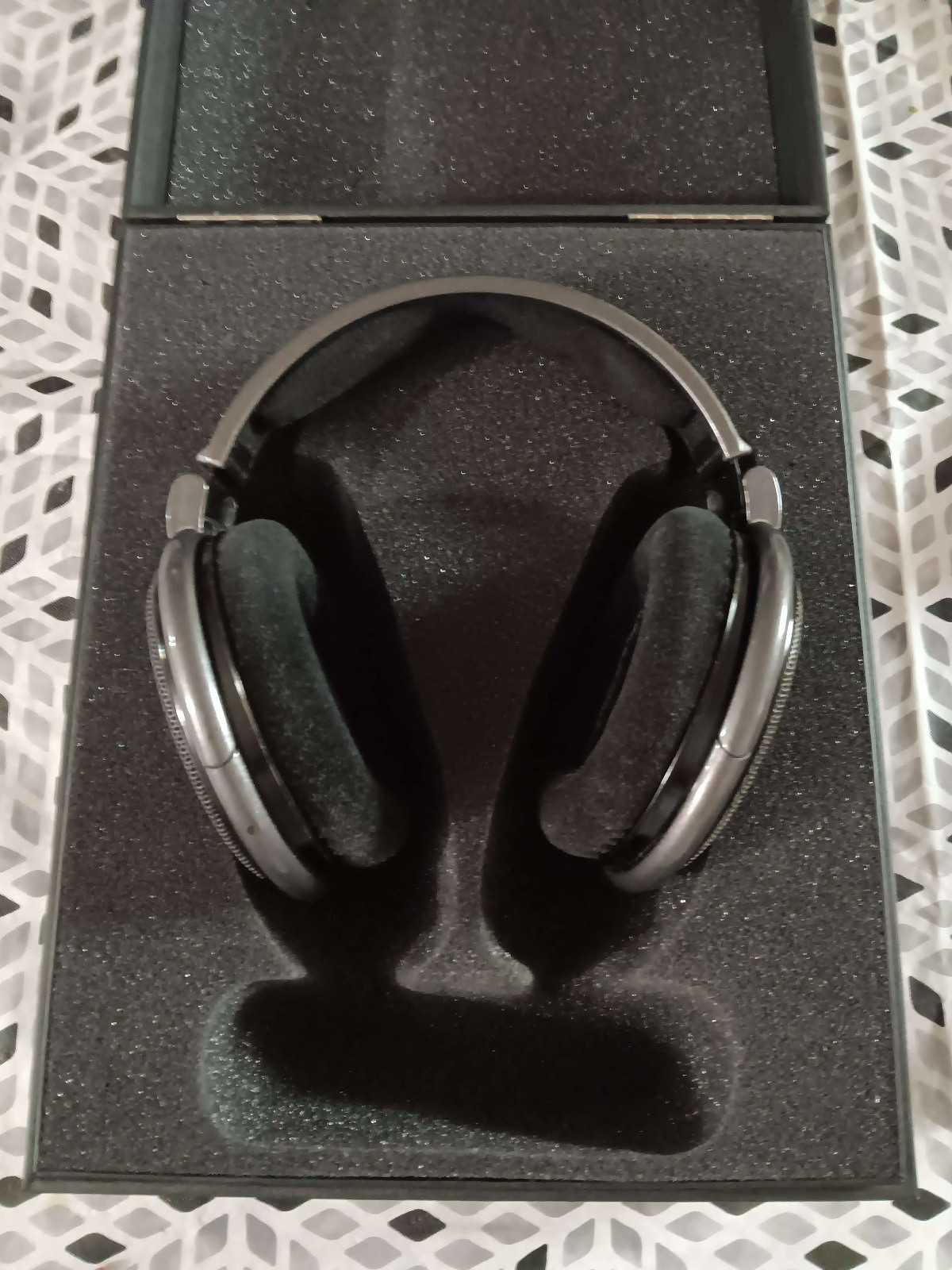 Sennheiser HD 650 Over Ear Headphones – Gray/Black