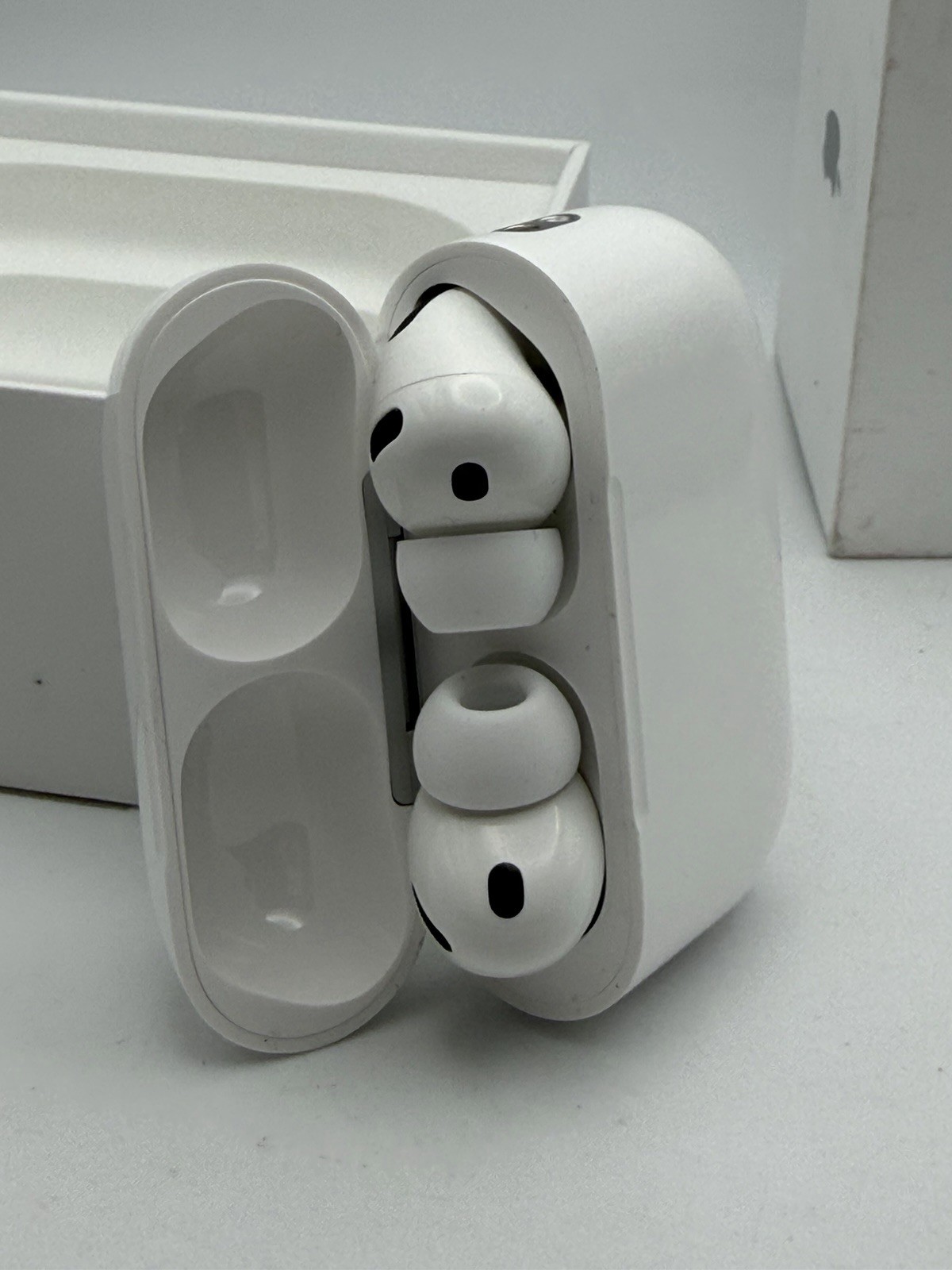 Apple AirPods Pro 3 White In Ear Headphones MFHP4LL/A *ACTIVE WARRANTY*