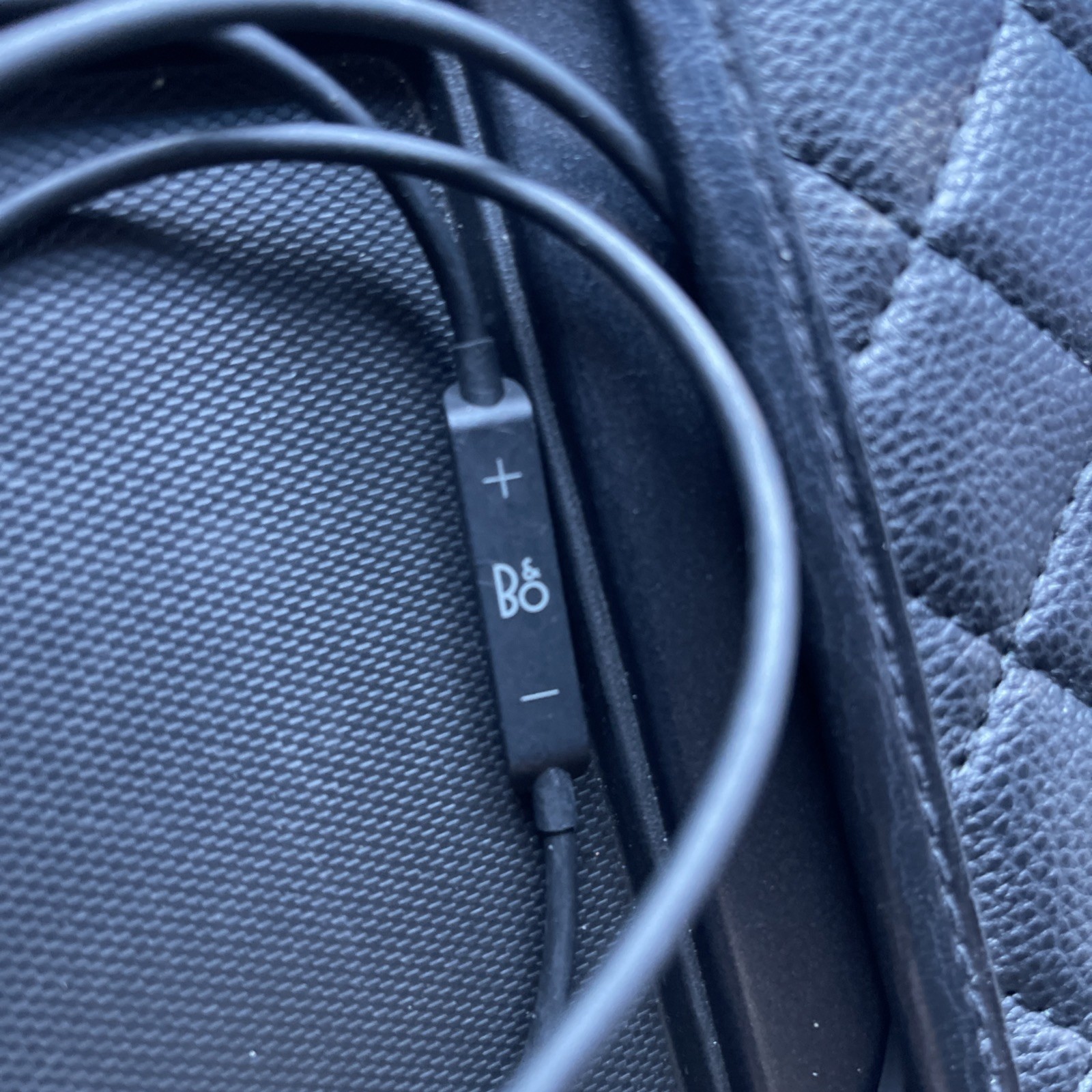B&O-Bang & Olufsen-BeoPlay Wired-Over Ear Headphones – Black-Leather