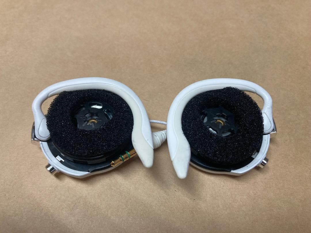 Sony MDR-Q68 Clip-On Retractable Headphones White Japan
