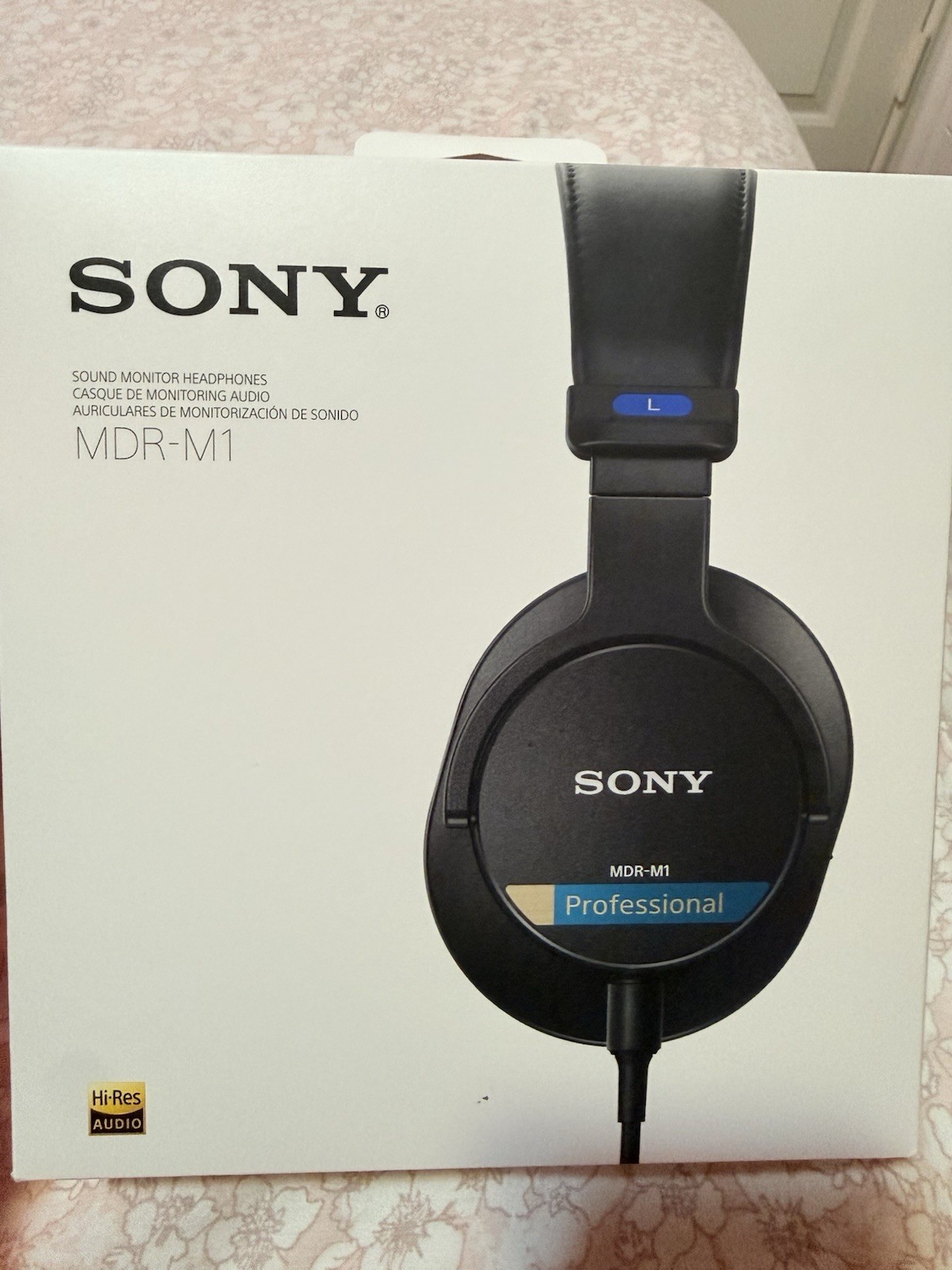 Sony MDR-M1 Hi-Res Wired Over-Ear Studio Monitor Headphones 40mm Black