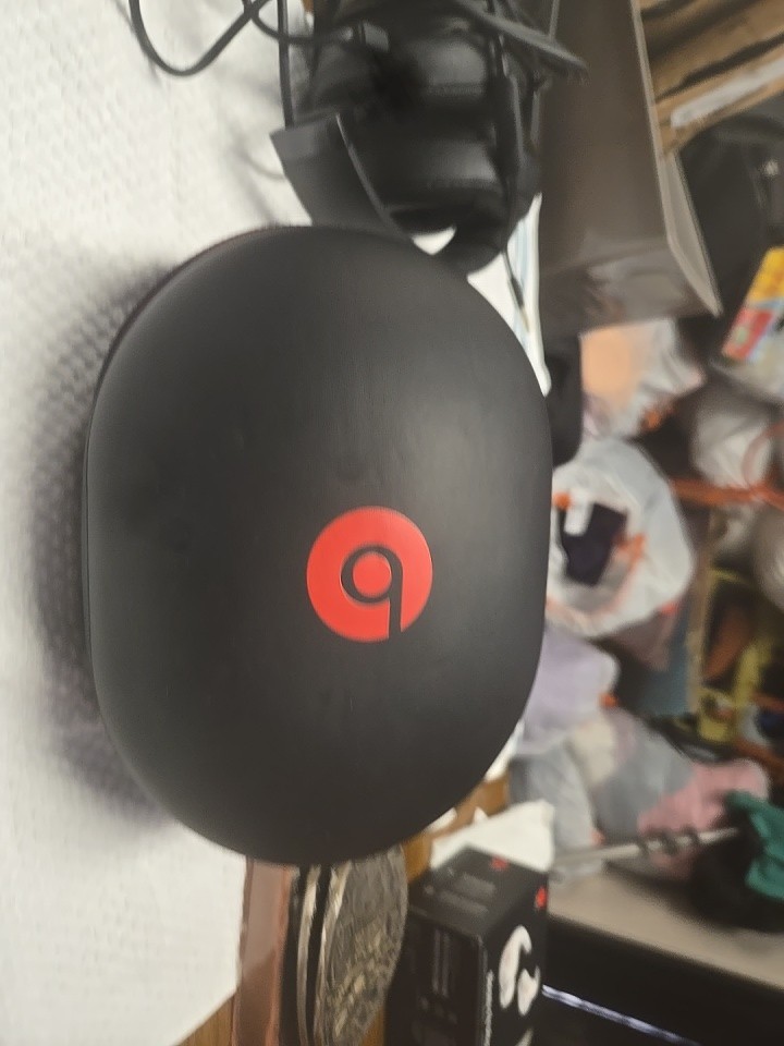 Beats by Dr. Dre Studio3 Over the Ear Wireless Headphones – Black