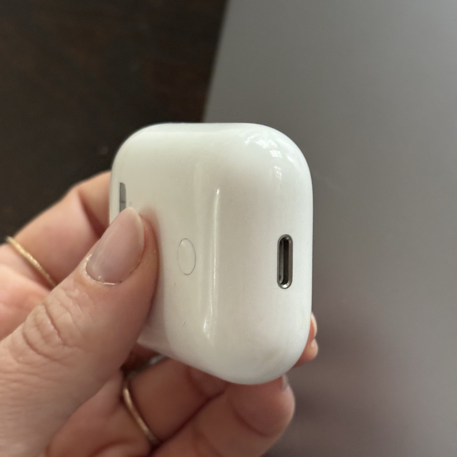 Apple AirPods (2nd Gen) White Bluetooth Wireless Earbuds w/ Charging Case Mic