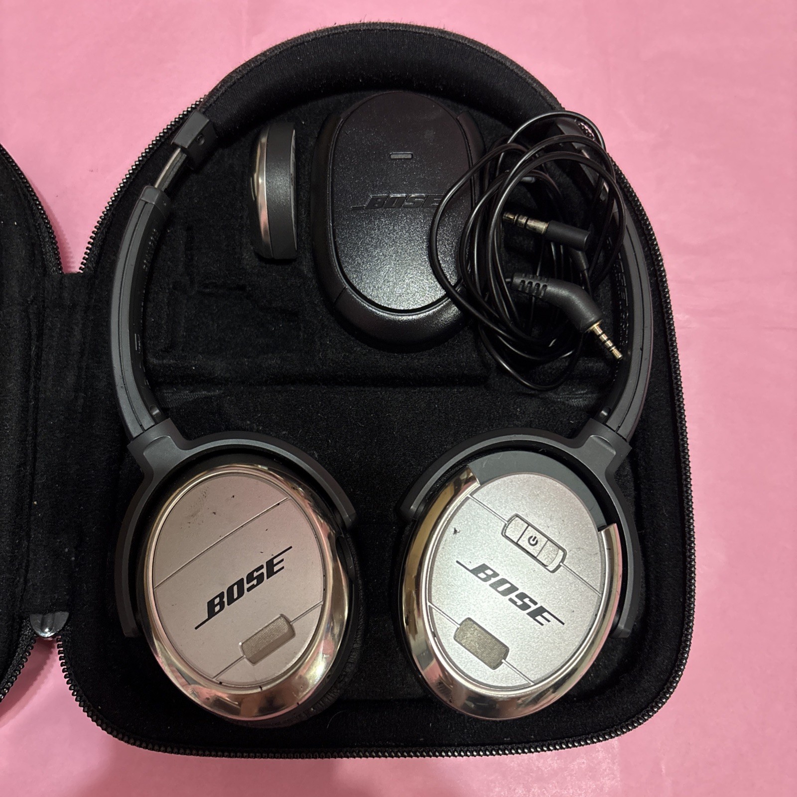 Bose QuietComfort 3 QC3 Noise-Cancelling Headphones, Black and Silver