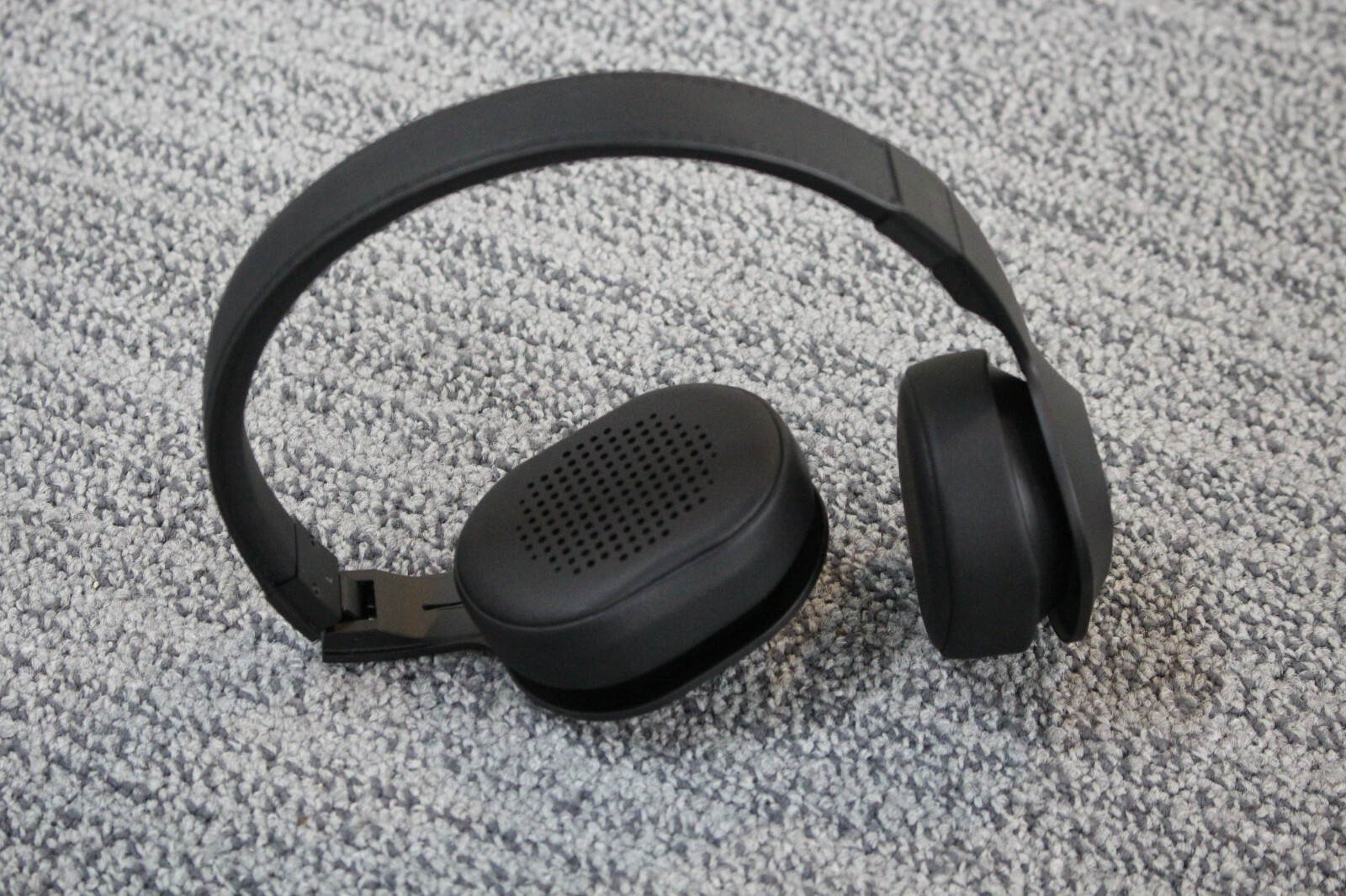 KEF M400 Hi-Fi Headphones – Deep Black