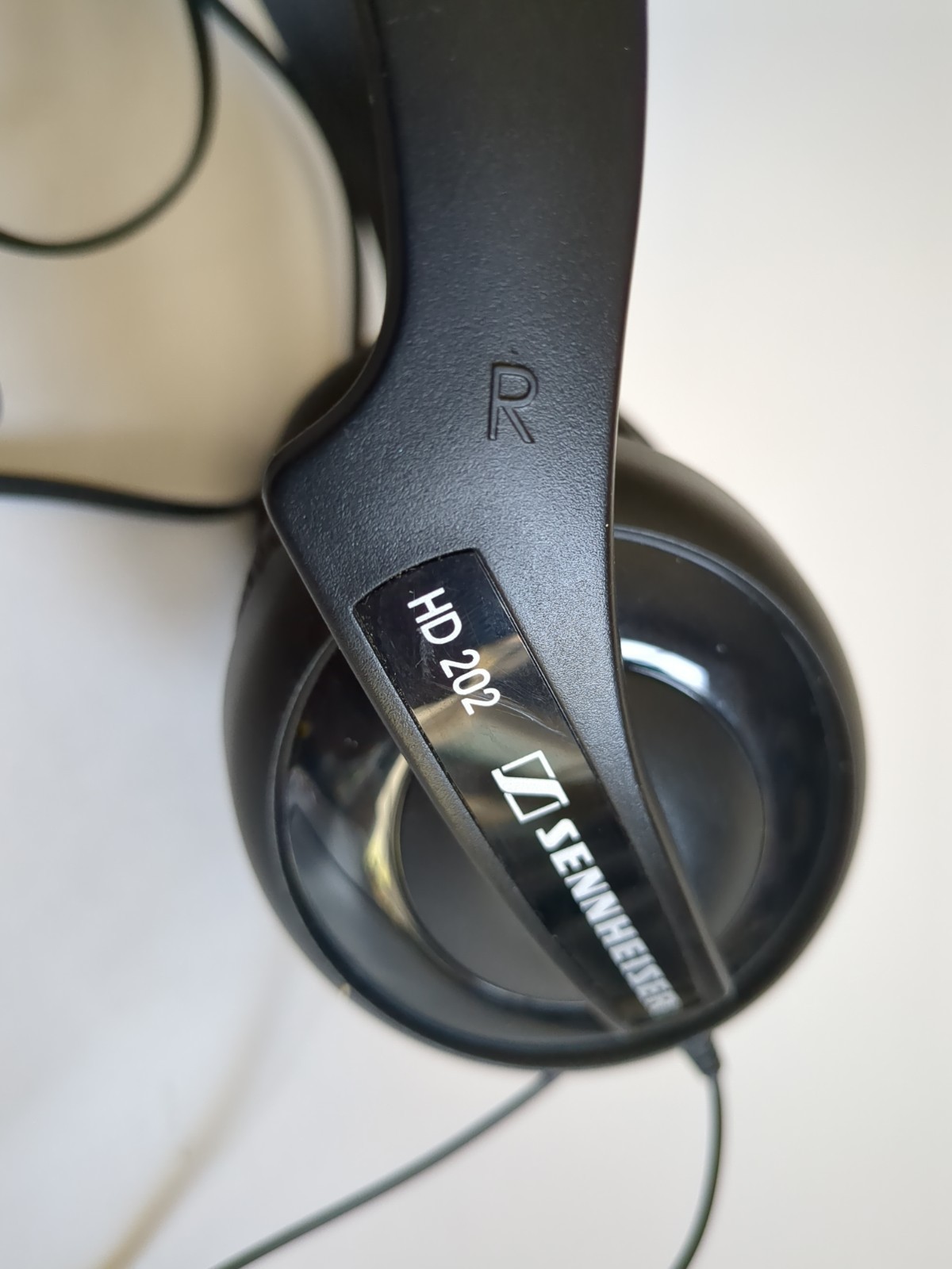 Sennheiser HD 202 Headphones Black 3.5mm Jack Over Ear Tested Works