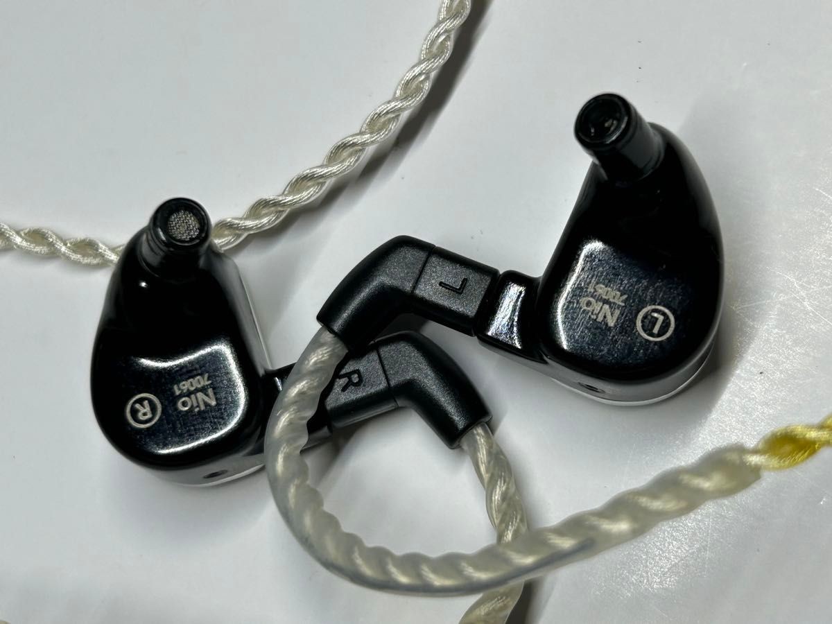 64 AUDIO Nio Universal IEM Earphones + Silver Premium Cable 4.4mm Pentaconn
