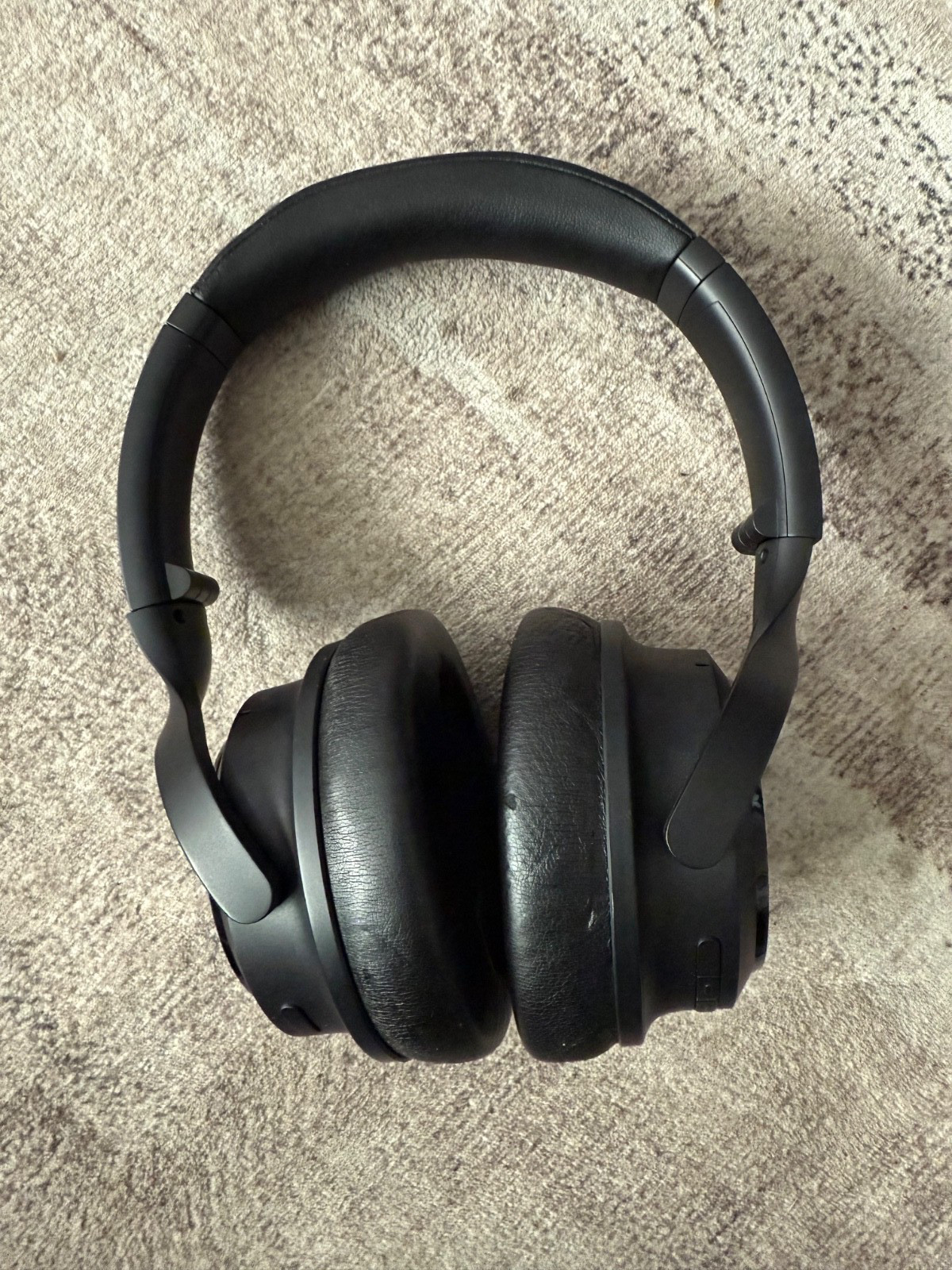 Wyze WNCH1 Wireless Noise-Cancelling Headphones Black 20-Hour Battery /Tested