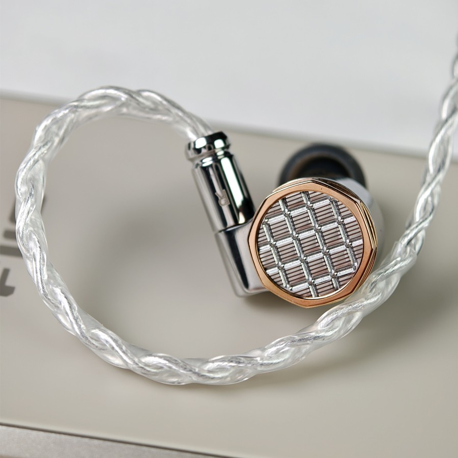 Fiio OAK NANO Diaphr Diaphragm Dynamic Earphones 0.78 2pin Titanium Metal Cavity