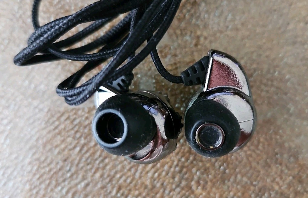 2 Deluxe Monoprice Wired Stereo Earbuds