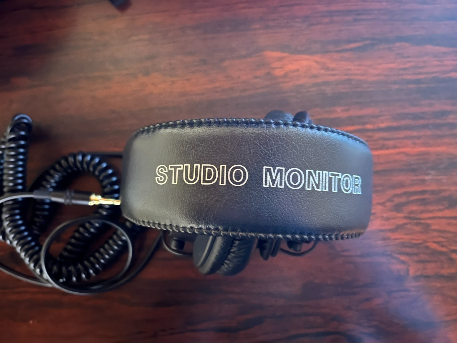 Sony MDR-7506 Professional Large Diaphragm Headphones + Case – Free Shipping