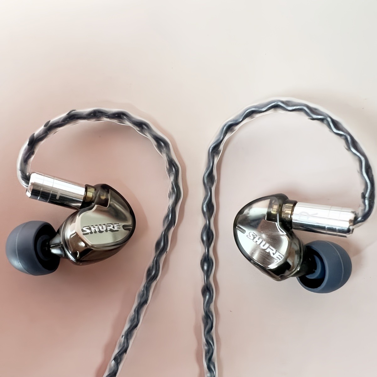 Shure SE535 Sound Isolating Earphones with 3.5mm Pro Cable – Black Gold Earbuds