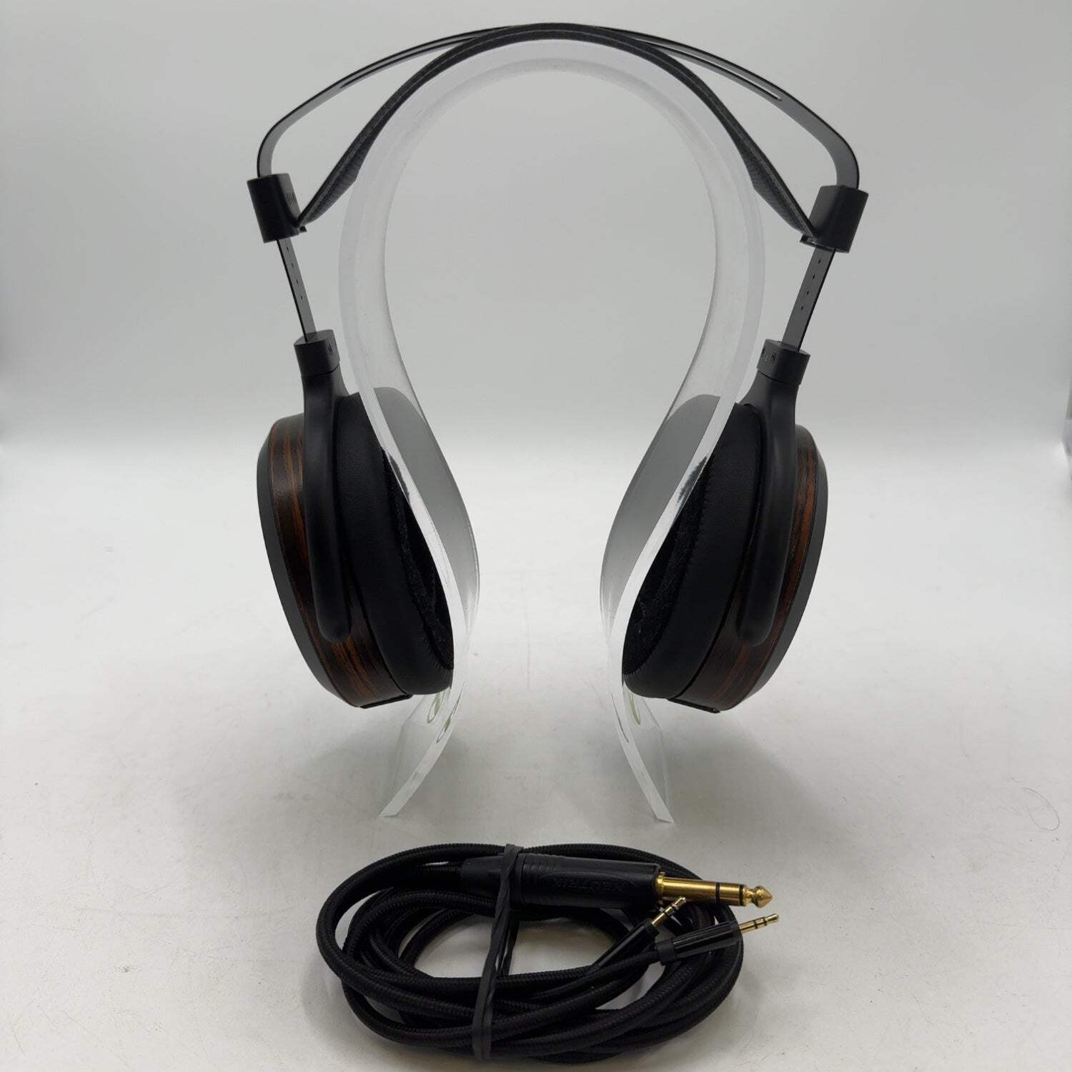 HIFIMAN HE560 Planar Magnetic Headphones Wood Grain