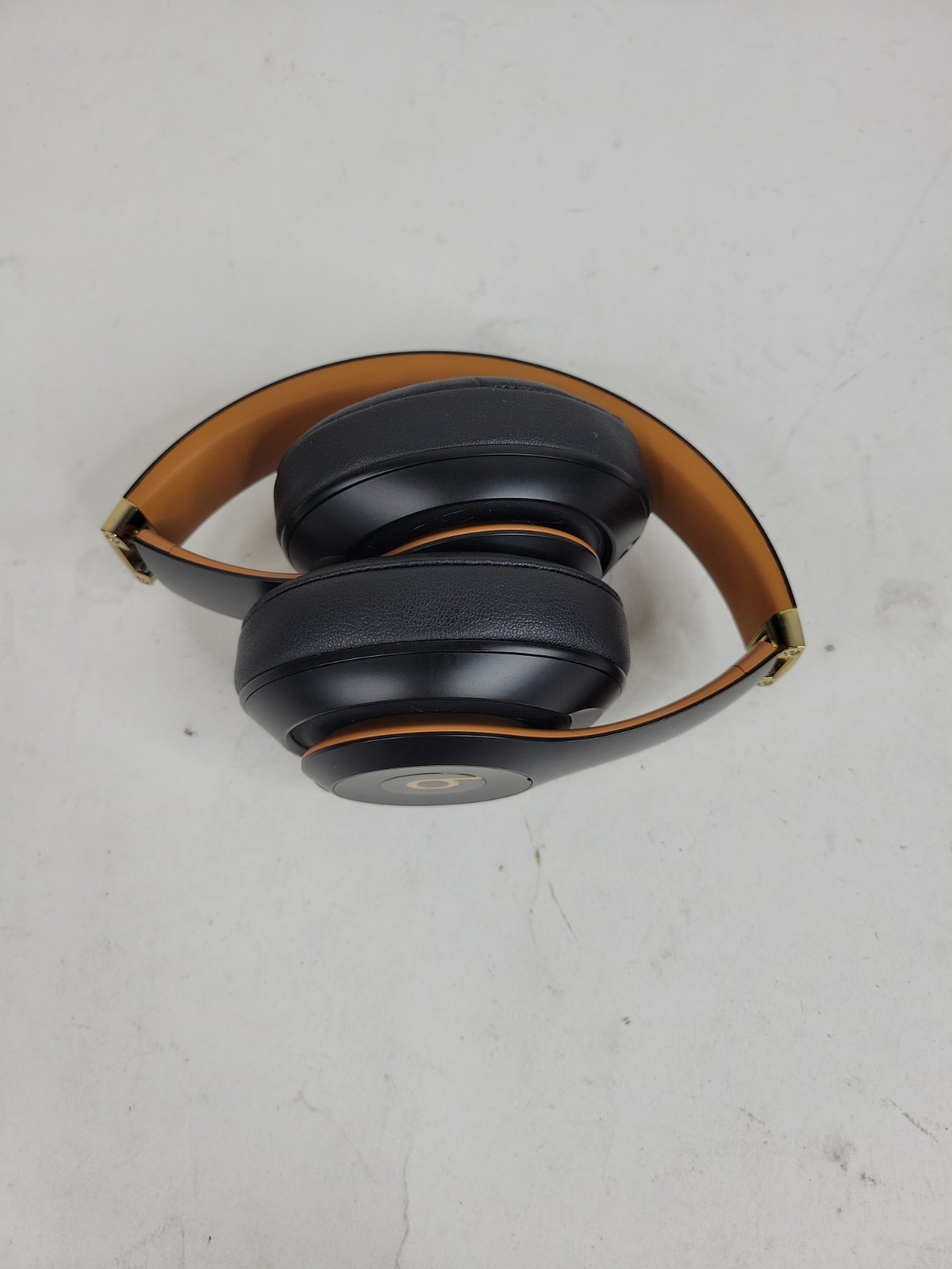 Beats Studio 3 Wireless Headphones – Skyline Collection – Midnight Black