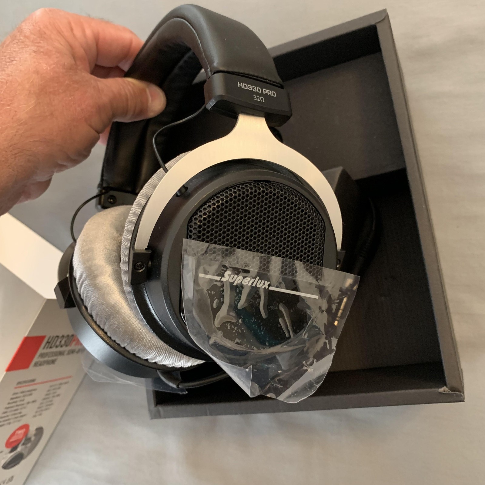Superlux HD330PRO Semi-Open Over Ear Headphones 32 Ohm 3.5mm 6.3mm Black Stereo