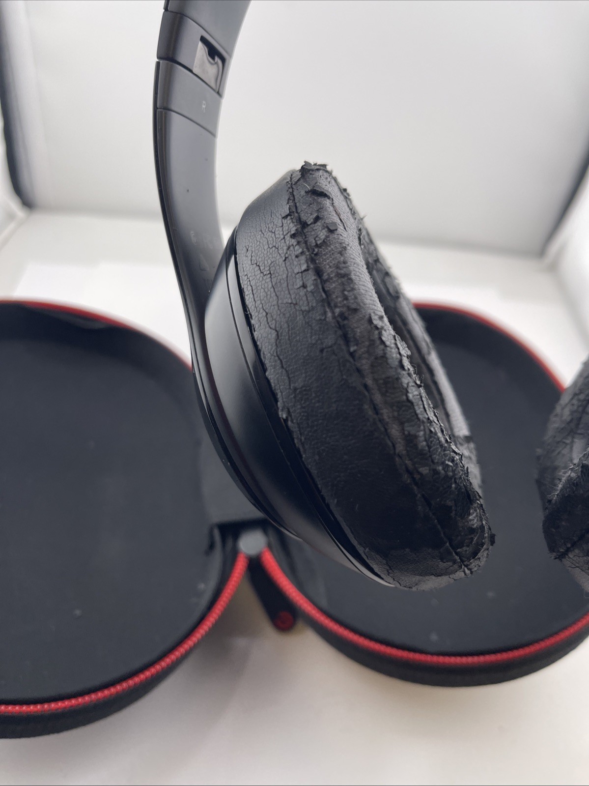Beats By Dr. Dre Studio 2.0 Wired On-Ear Black Red