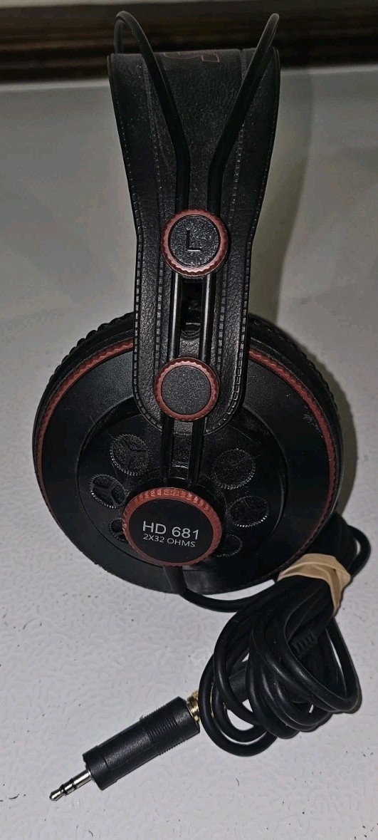 Superlux HD 681 – Dynamic – Semi-Open – Headphones – DJ Over Ear – Professional
