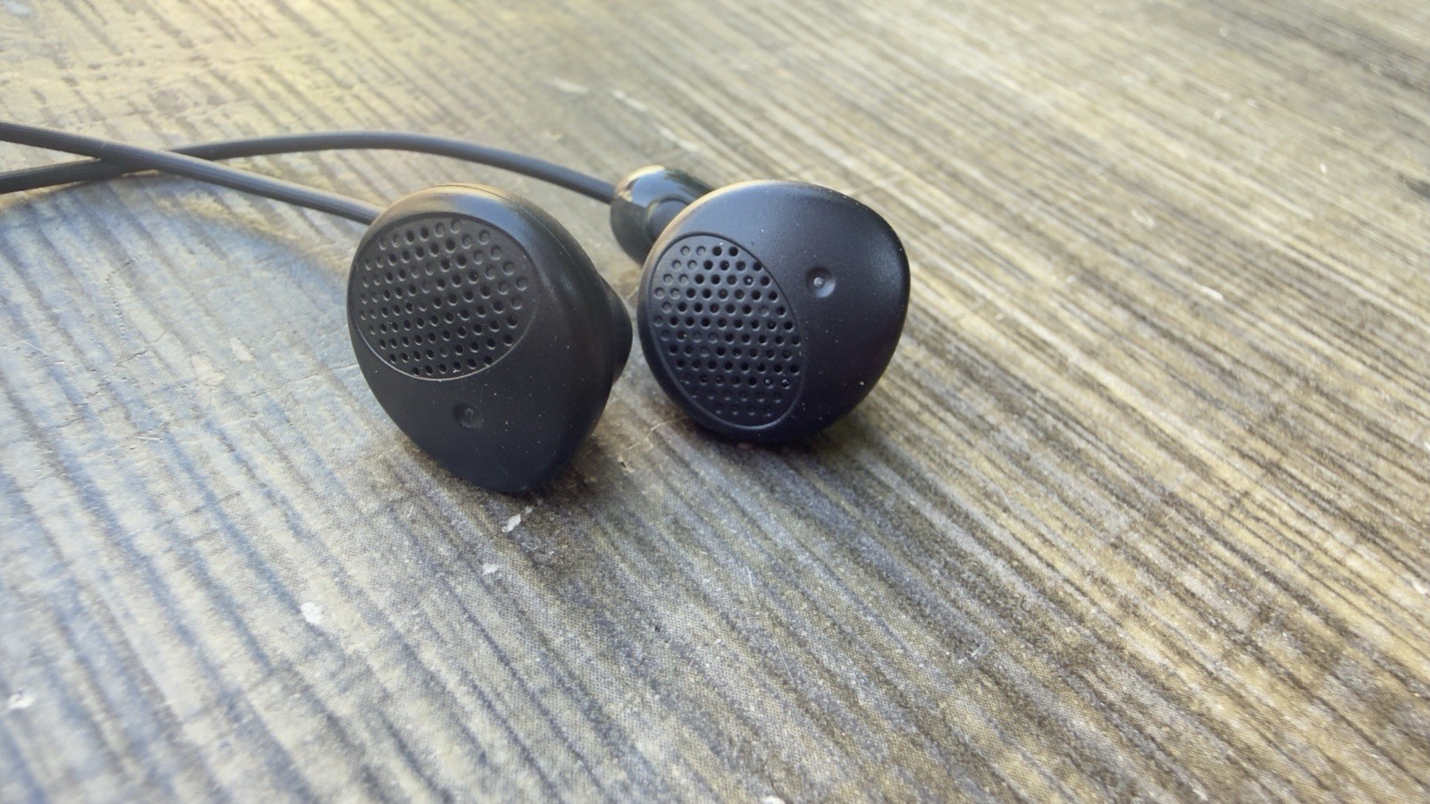Vintage Sony MDR-E9 Wired In-Ear Earbuds Headphones 3.5mm Jack Black Walkman