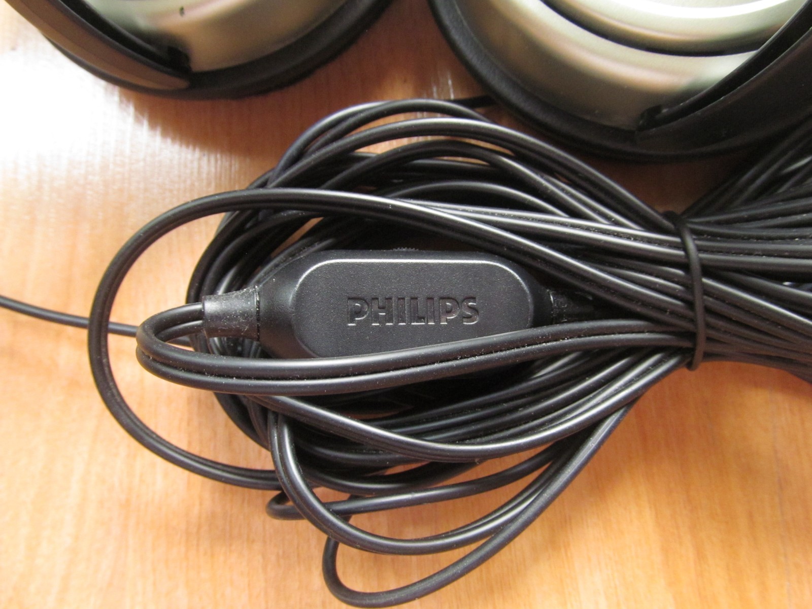 Philips SBC HP250 Dynamic Stereo 32 Ohm 3.5mm Wired Headphones