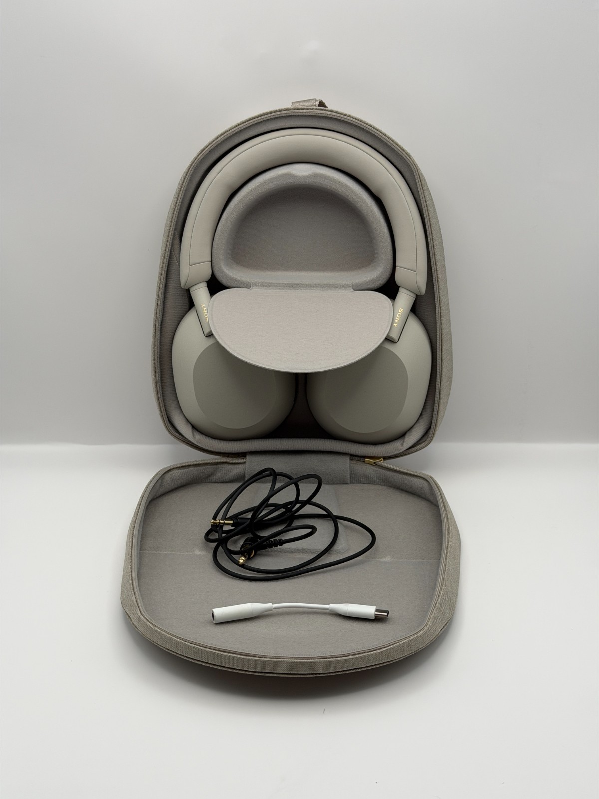 Sony WH-1000XM5 Wireless Noise Canceling Headphones Silver w/Case
