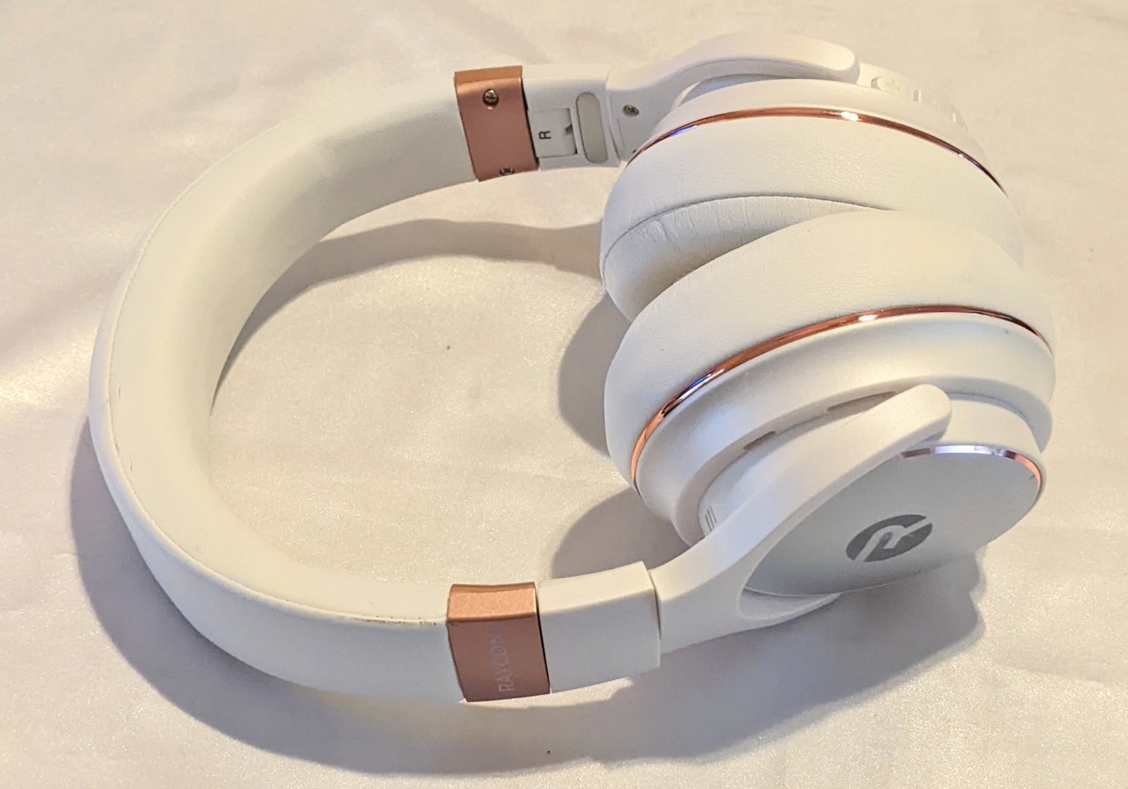 Raycon Everyday Wireless Bluetooth Over Ear Headphones Active Noise Cancelling