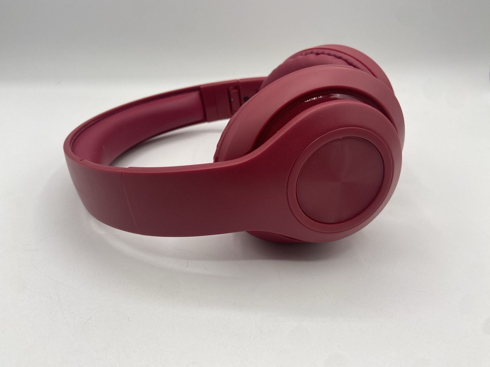 Brookstone BSBTH325 Red Bluetooth Wireless Over-Ear Headphones Tested Maroon