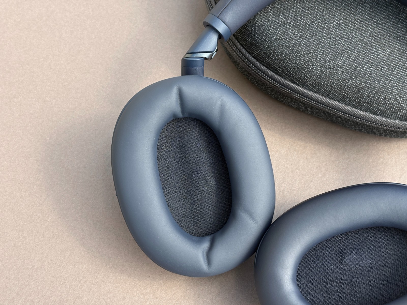 Sony WH-1000XM6 Wireless Noise Canceling Headphones COMPATIBLE CASE – Blue #E