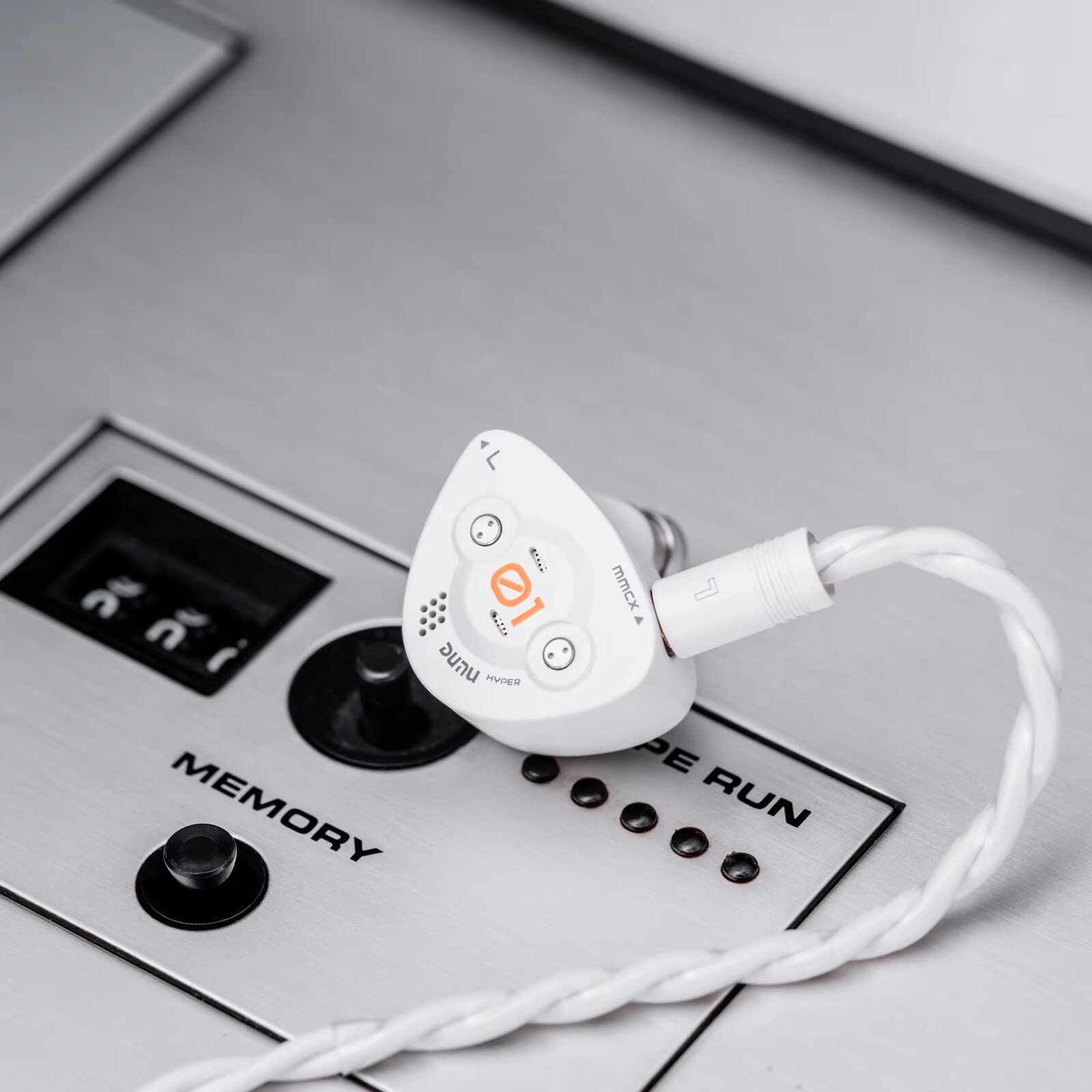 DUNU DK3001 BD 1 Dynamic 4 Balanced Armature 4 Planar Configuration HIFI In-ear