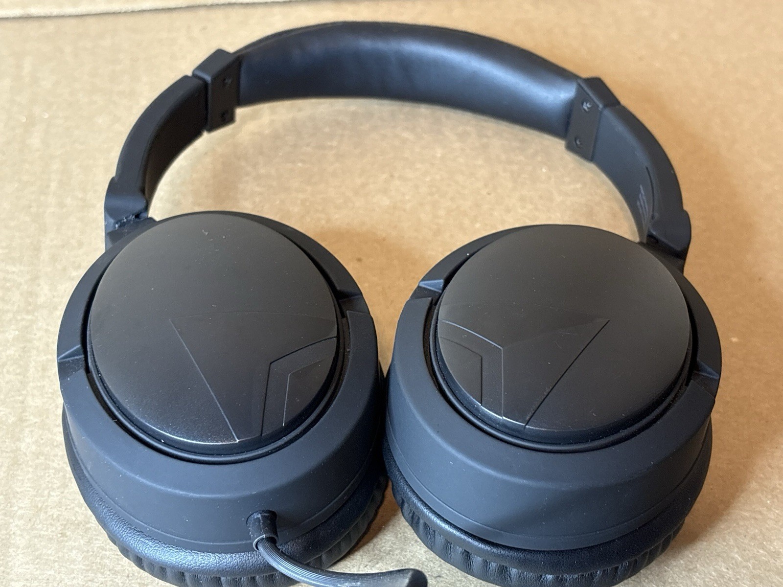 Delta Airlines First Class Premium Head Phones Pre-owned 044208423, On the Ear
