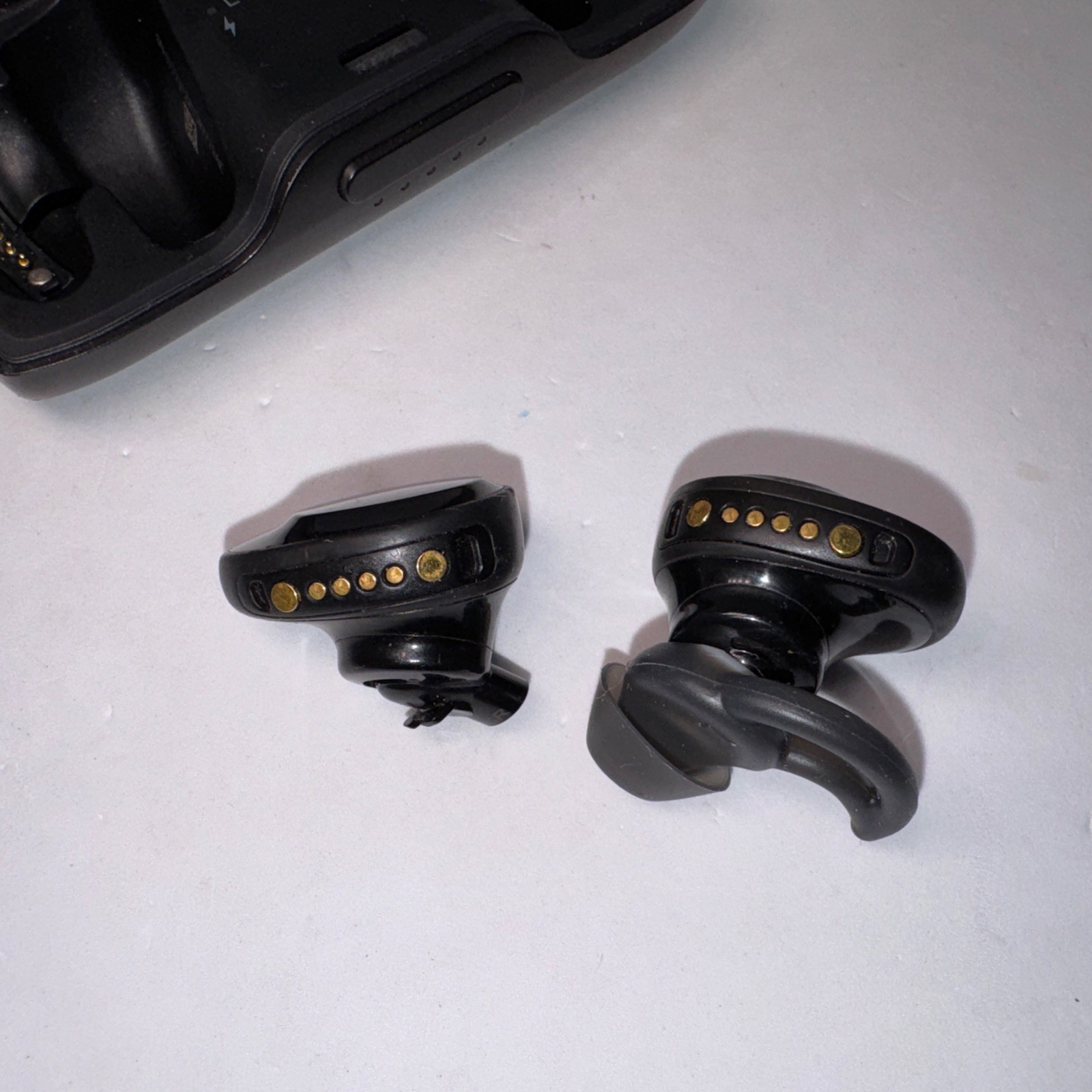 Bose SoundSport Free 423729 Wireless Headphones Bluetooth Earbuds Used (Read!