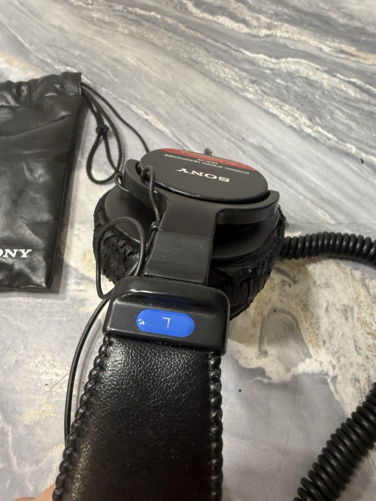 Sony MDR-V6 Over the Ear Headphones – Studio Monitors – Black