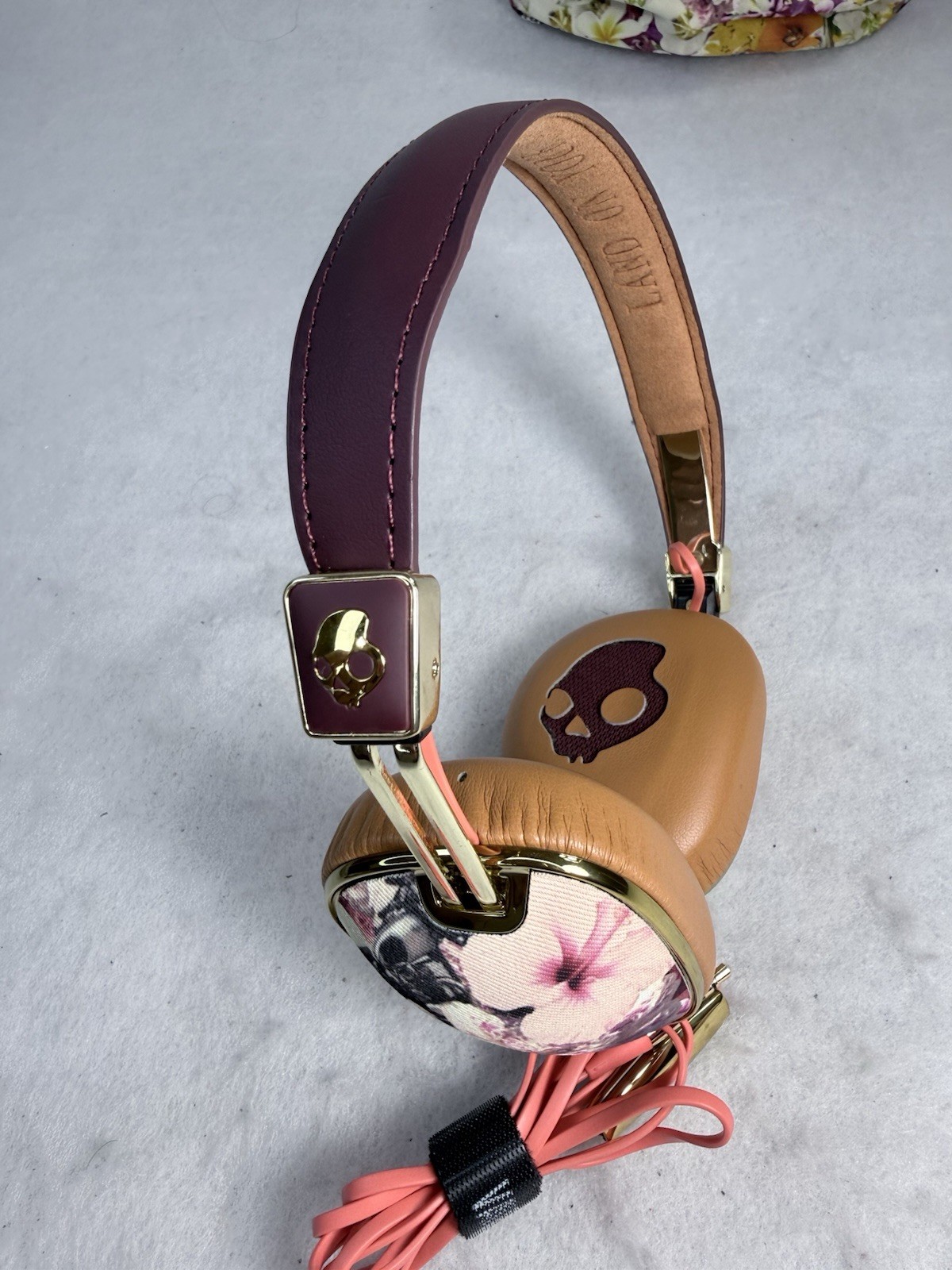 Skullcandy Knockout Floral Pattern Over the Ear Headphones W Jack Preowned C