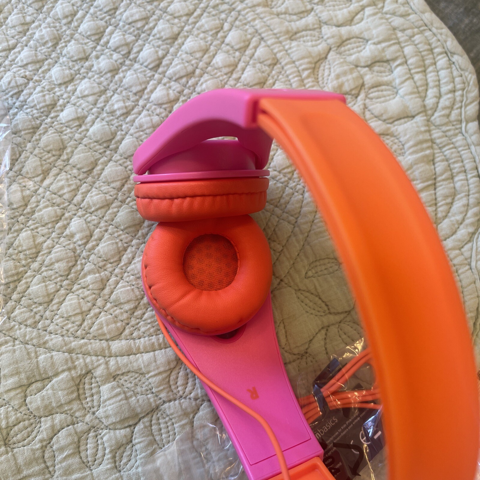 Amazon Basic for Girls Kids for School, Kids Wired Headphone