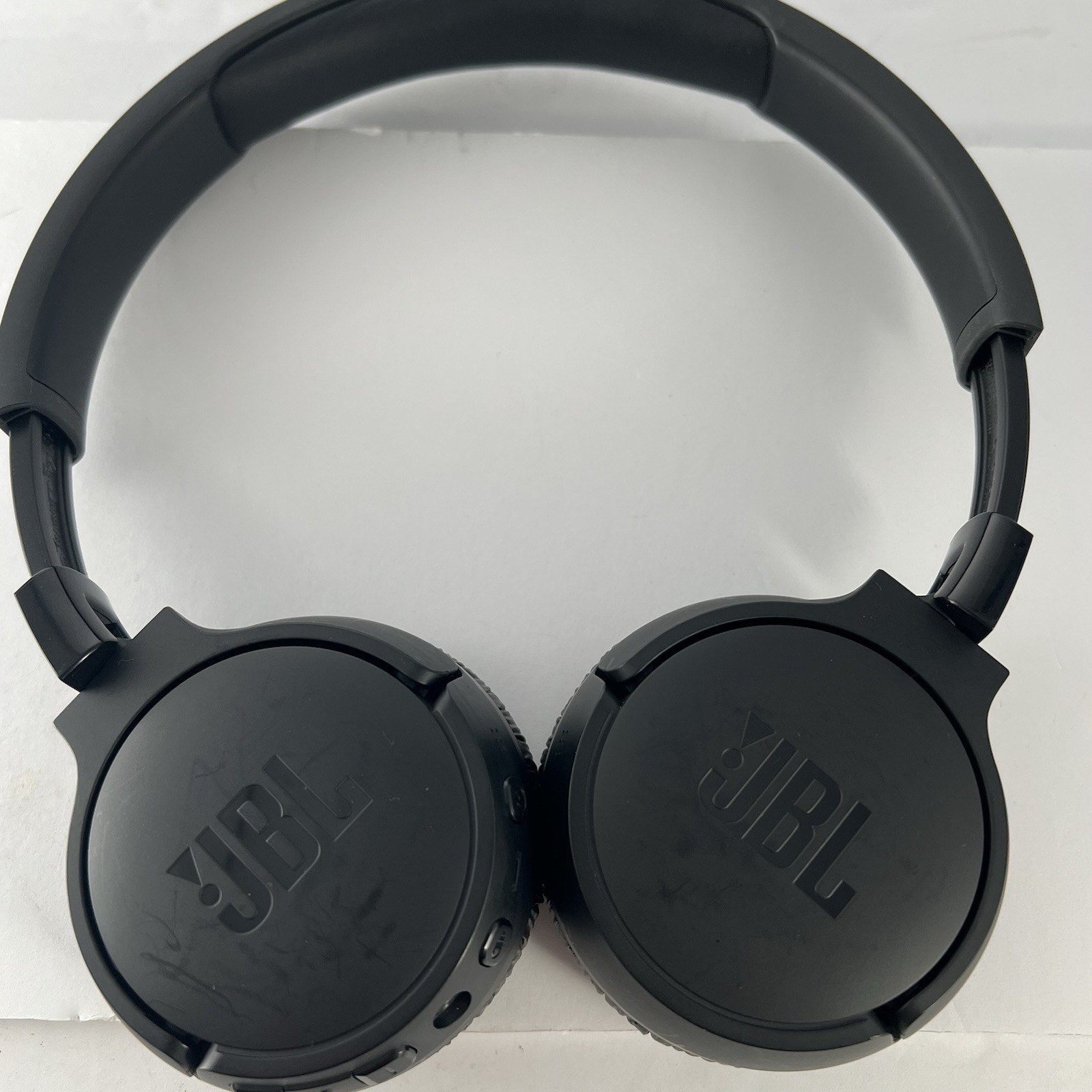 JBL Tune 670NC wireless with Active Noise Cancelling headphones