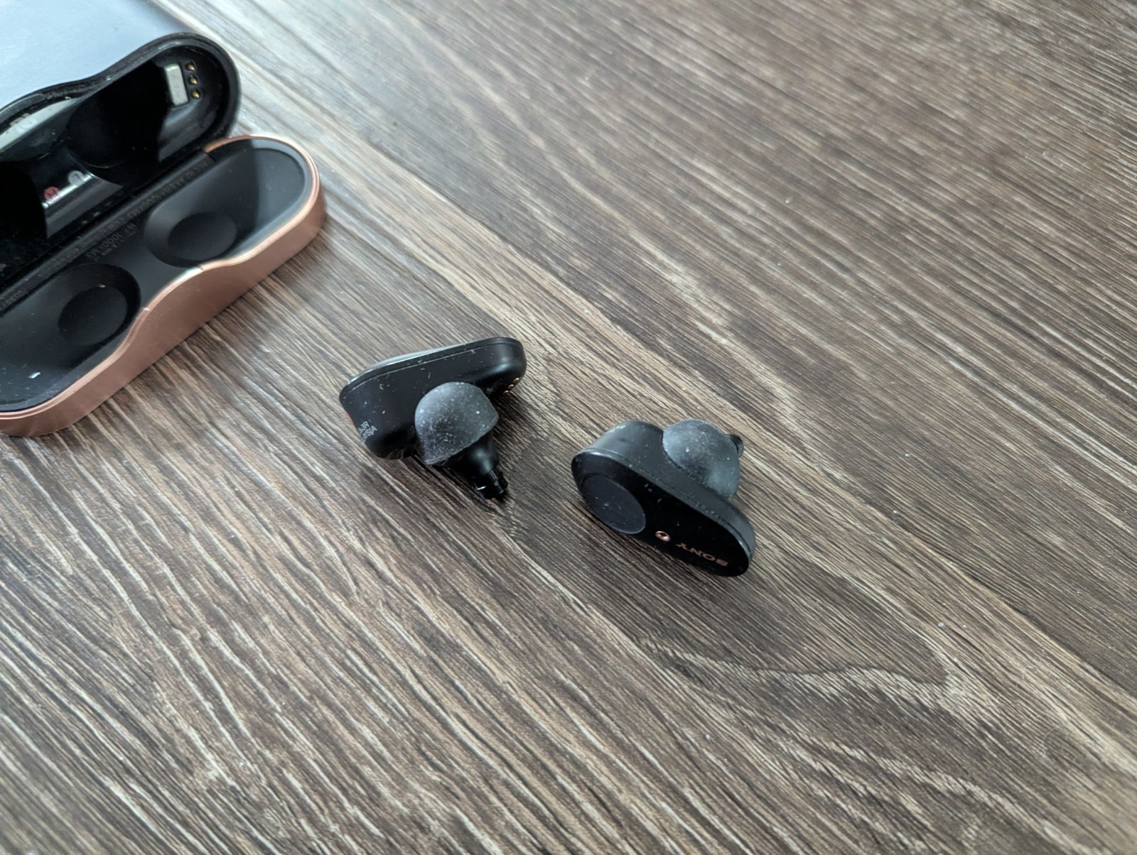 Sony WF-1000XM3 Wireless Noise Cancelling Earbuds – Black (with extra ear tips)