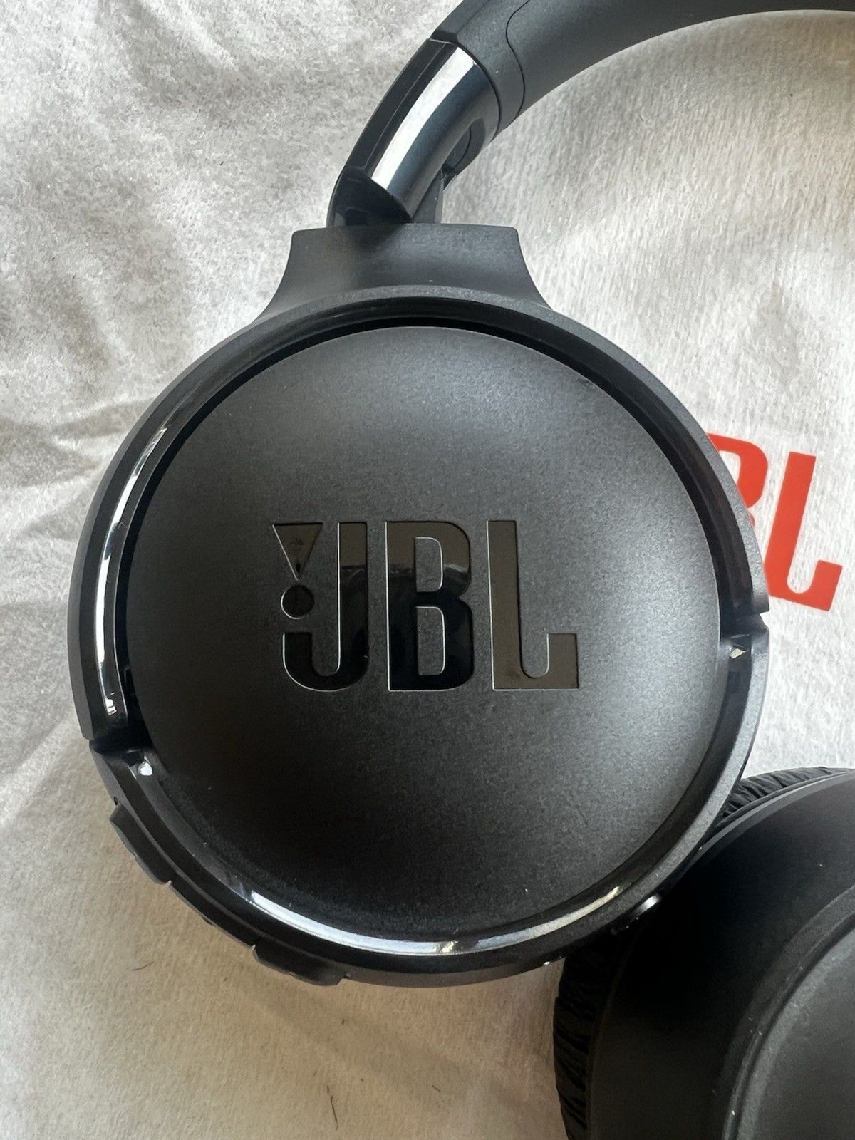 JBL Tune 520BT Wireless Bluetooth On-Ear Headphones With Built-In Microphone NEW