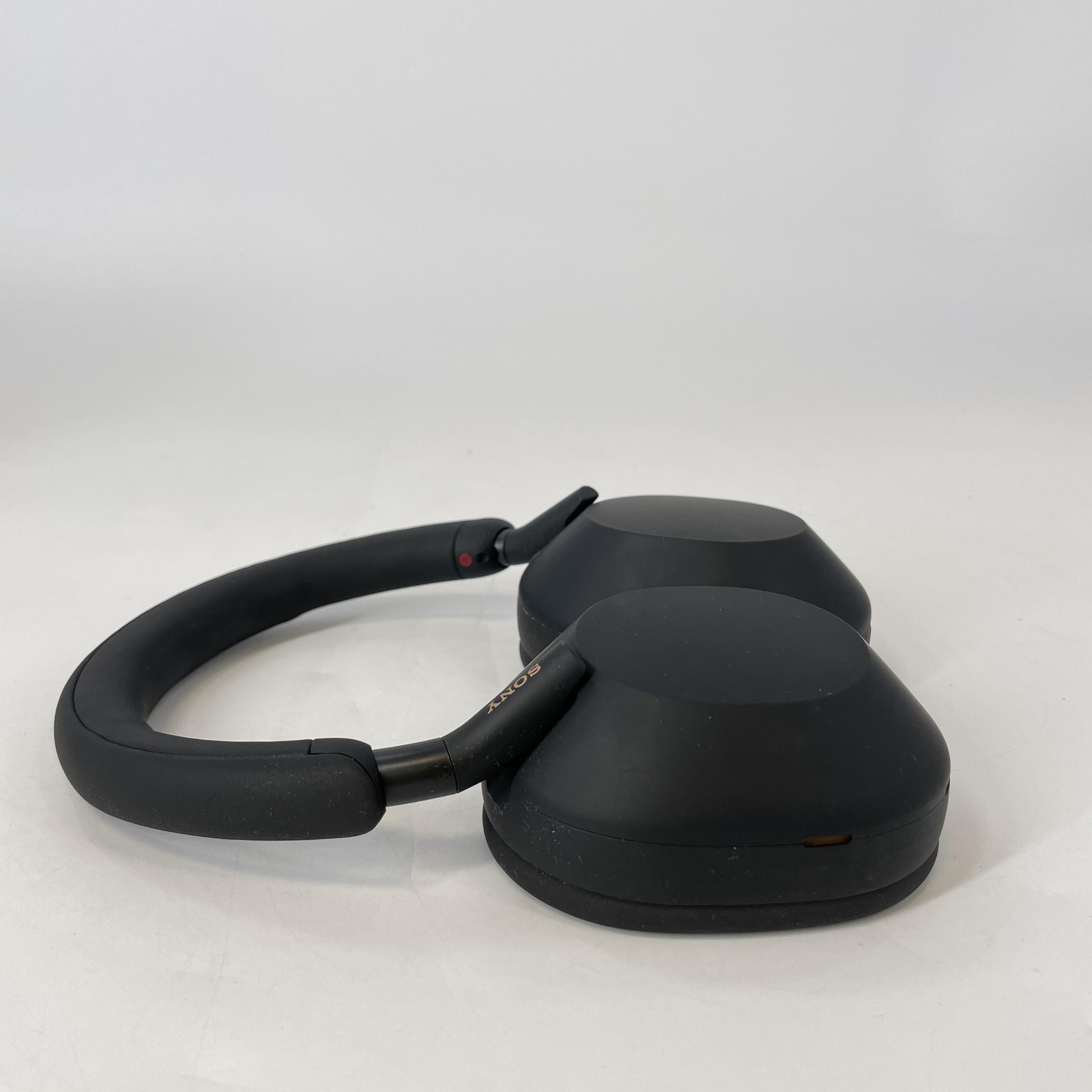 Sony WH-1000XM5 Headphones Black w/ Charger – Excellent Condition