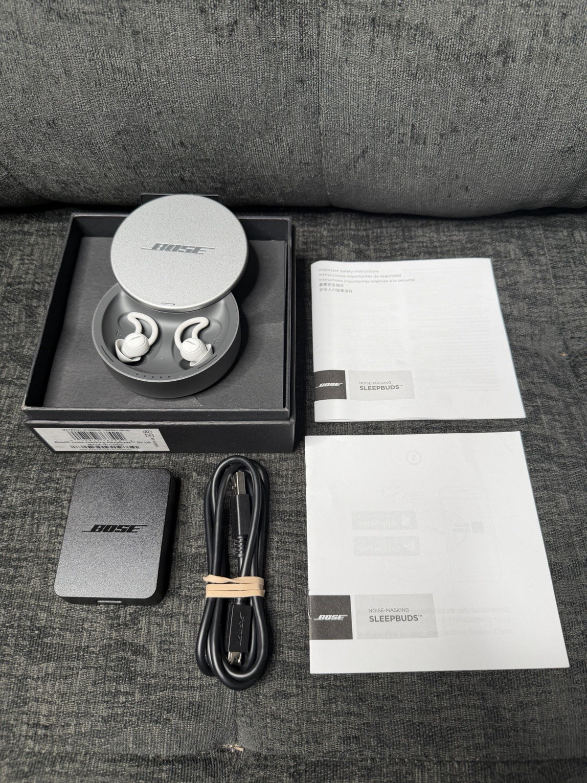 Bose Noise-Masking Sleepbuds 785593-0010 With Manual And Charger *UNTESTED*