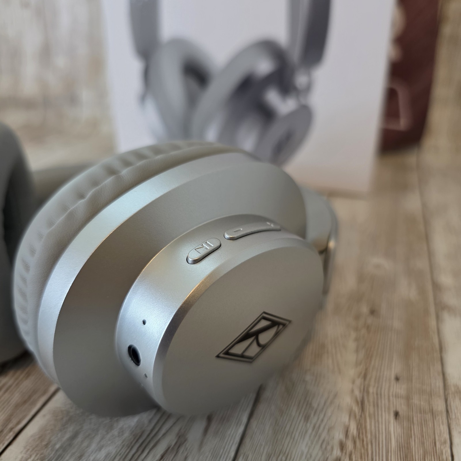 Ralph Lauren Unisex Wireless Headphones Gray/Silver