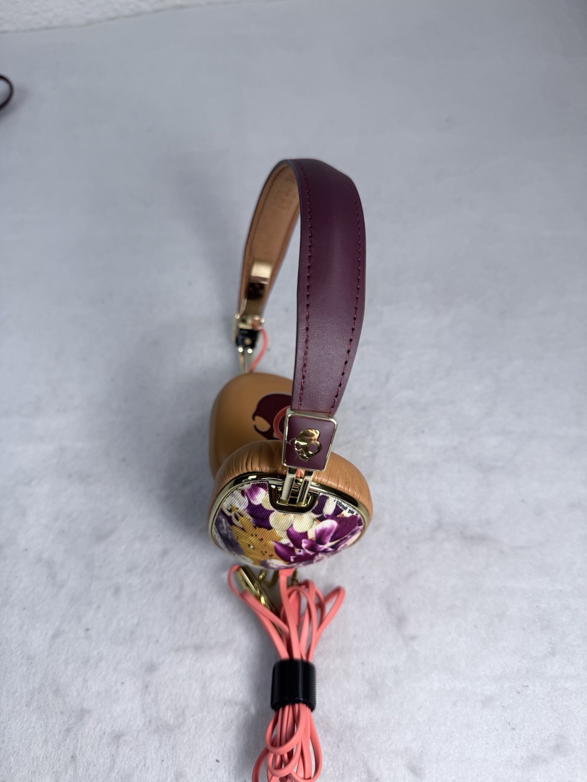 Skullcandy Knockout Floral Pattern Over the Ear Headphones W Jack Preowned C