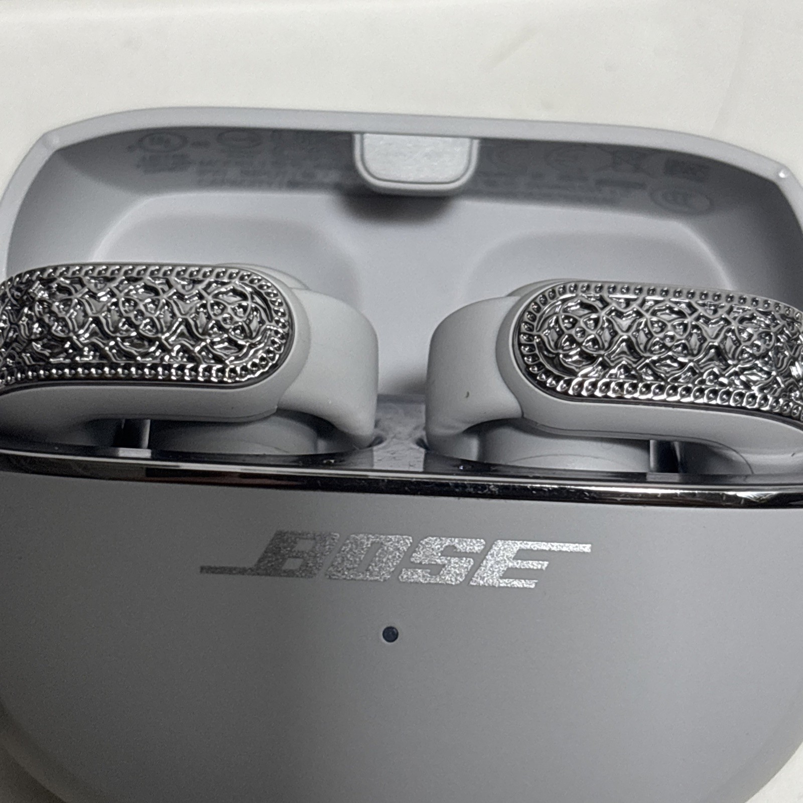 Bose x Kendra Scott Ultra Open Earbuds Rhodium Filigree 438926